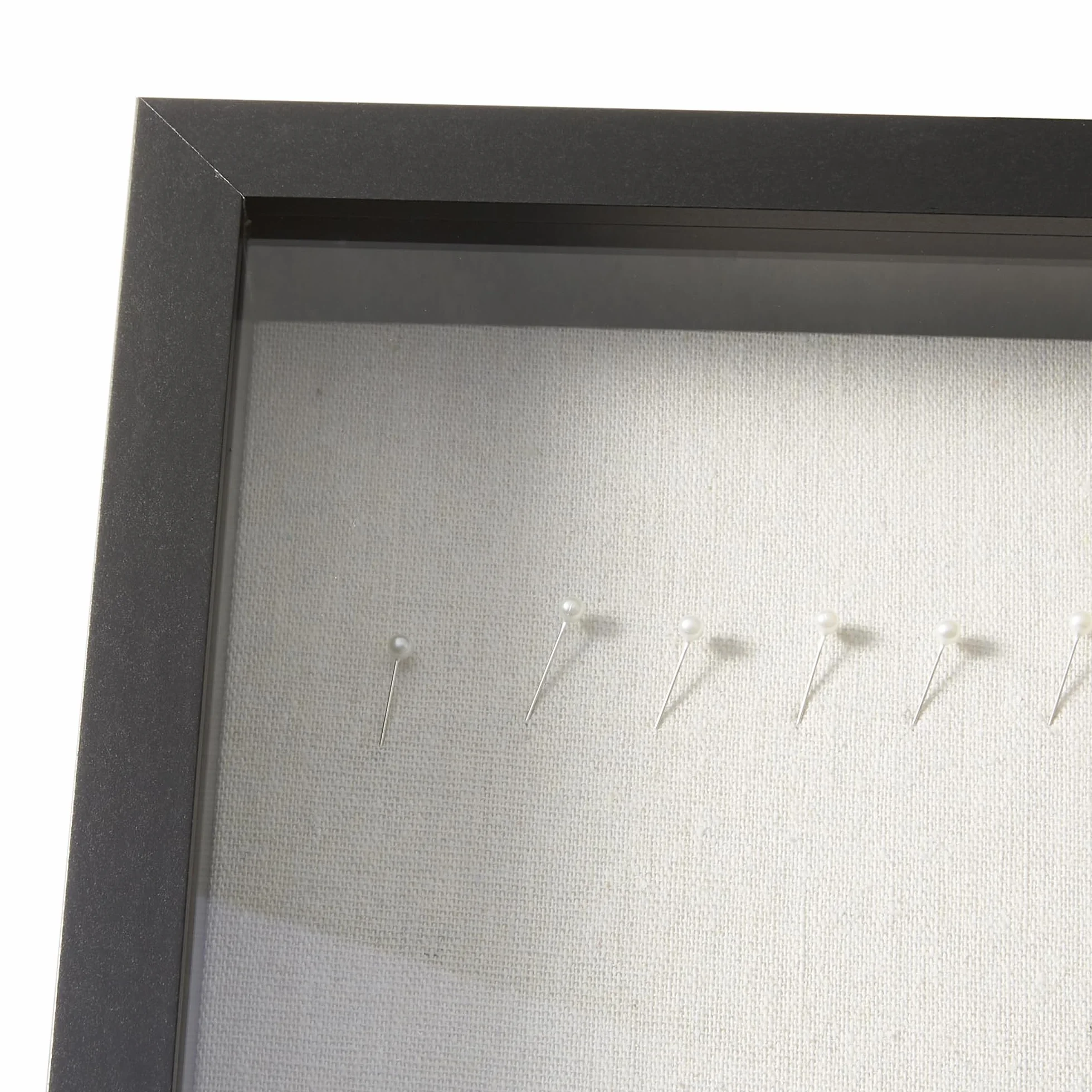 Amazon Basics - Cornice Rettangolare in Legno Stile Shadow Box/per Foto, 28cm x 35,5cm, Nero