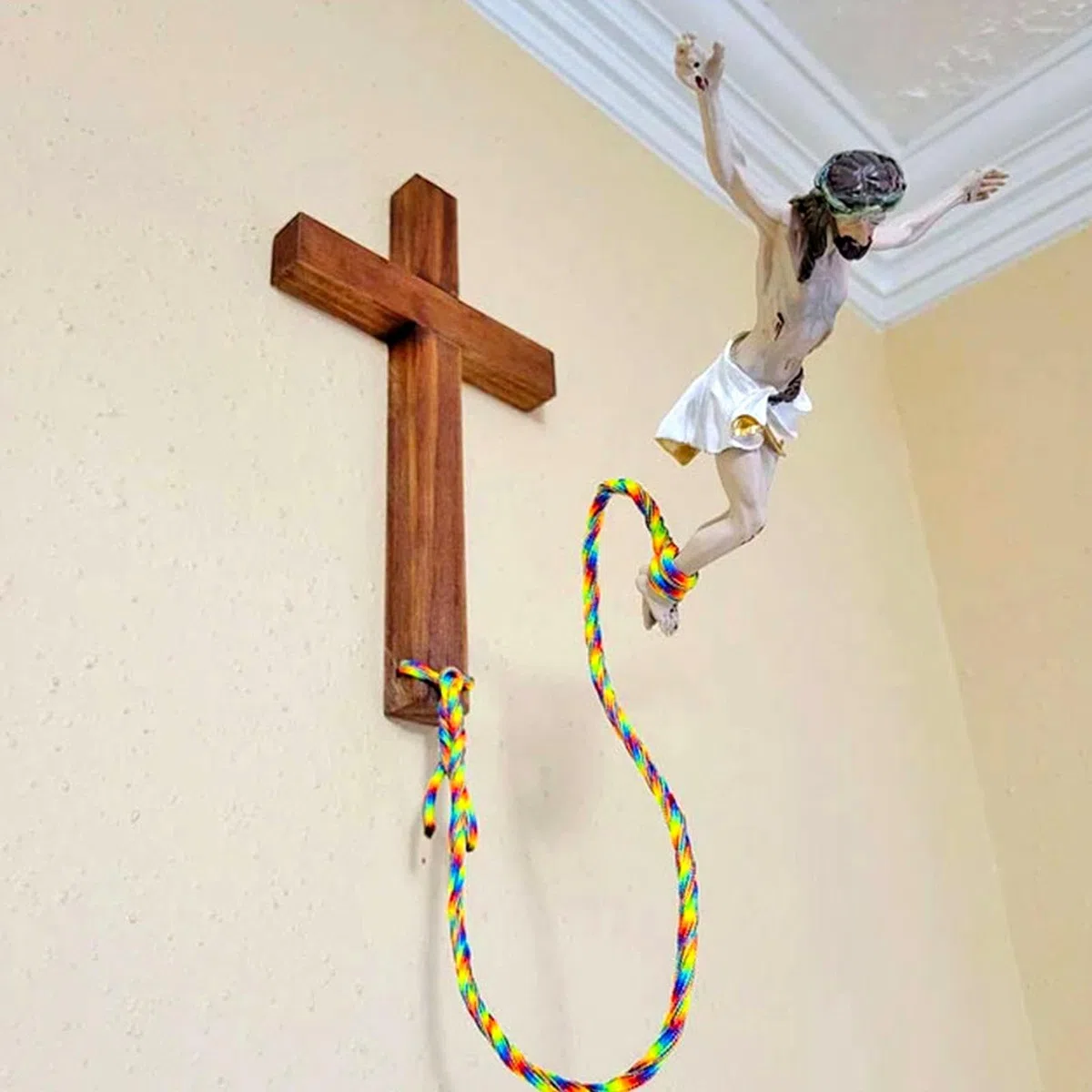 Crocifisso Gesù Cristo croce Statua Bungee Jumping Gesù Religioso Decorazione Crocifisso da parete Religiosa Decorazione per la casa del soggiorno