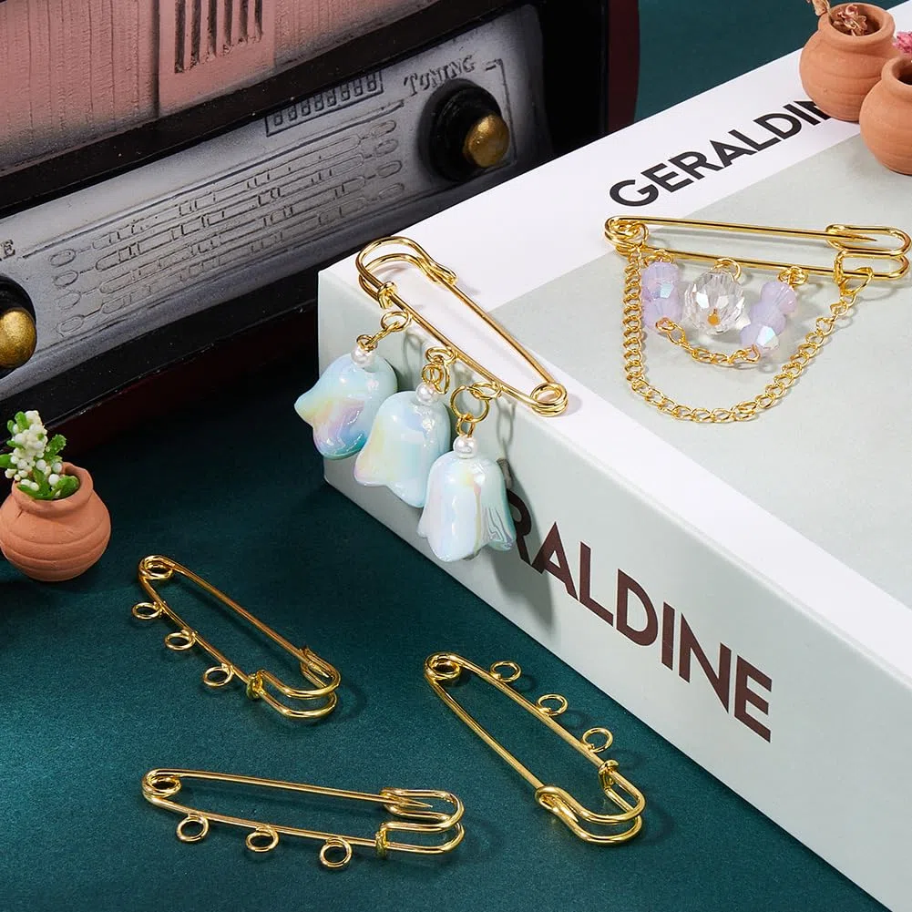 SUNNYCLUE 1 scatola 30 pezzi Spilla di Sicurezza In Oro Spille Da Kilt In Metlega Sfuso Ferro Resistente CHISusura Decorazione Anelli Fermaglio Spille Risultati con 3 fori per Maglione Cappello Sciarp