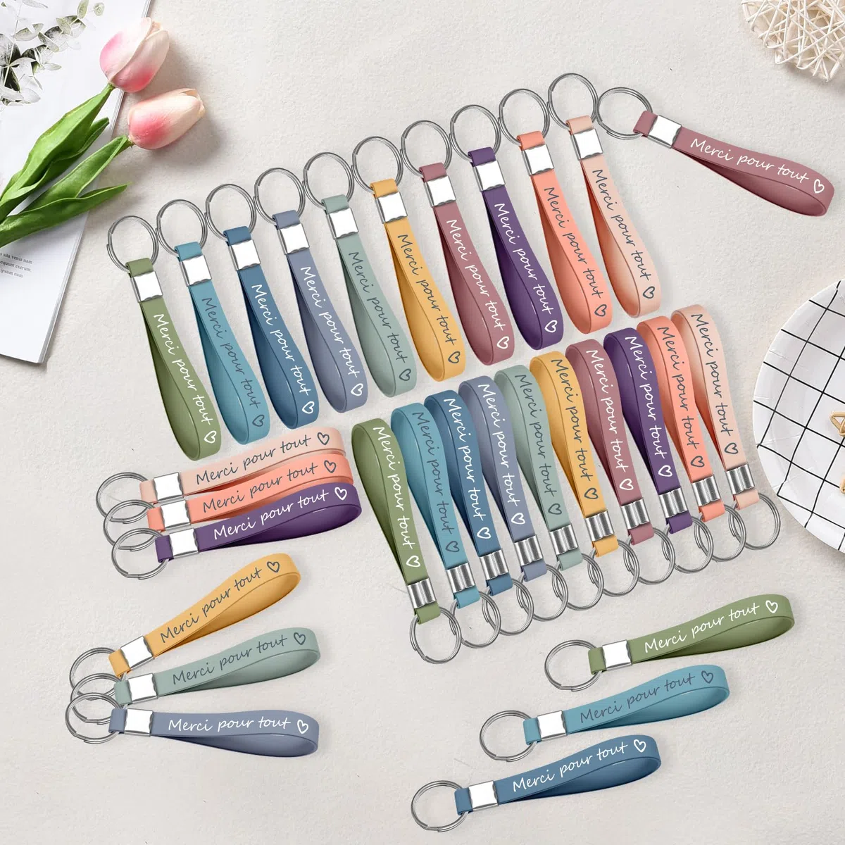 30 portachiavi in silicone con messaggio di ringraziamento francese. Ideale come regalo di ringraziamento o di addio. Adatto per insegnanti, compagni di classe, colleghi, collaboratori, famiglia
