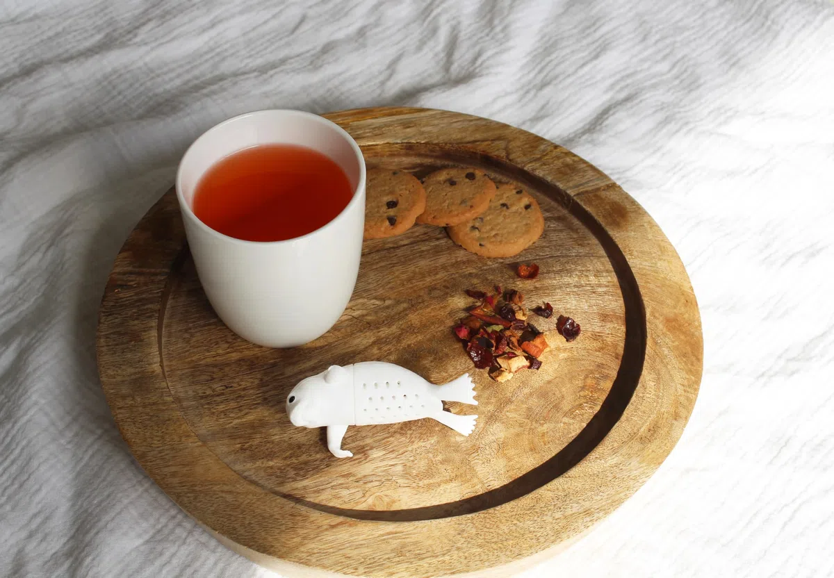 Winkee - Cute Animal - Colino da tè per tè sfuso | Tea infusore divertente | Colino da tè per tazza | Colino per spezie in silicone | Figura animale | Regalo per compleanno, Natale, San Valentino
