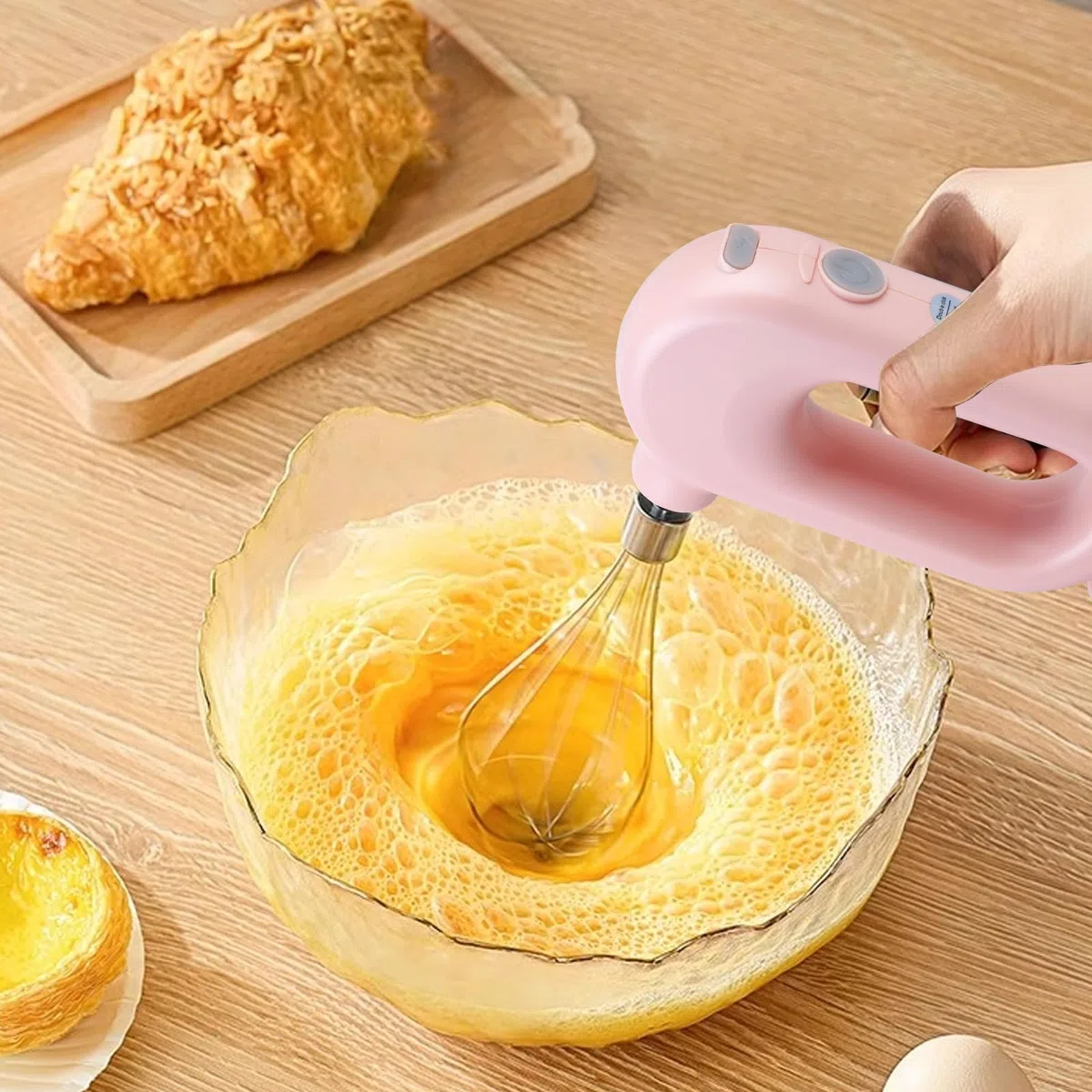 Sbattitore elettrico manuale wireless: mini sbattitore manuale con 4 livelli e 2 fruste, sbattitore elettrico ricaricabile tramite USB, frusta per uova per cottura al forno, crema, torte, budini e