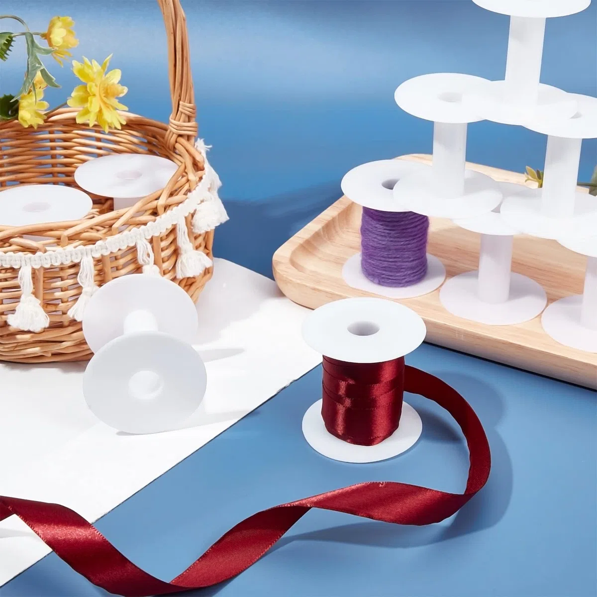 PH PandaHall Confezione da 20 Bobine Vuote Piccole Bobine di Plastica Bianche Bobine per Tessitura Bobine Artigianali per Filo da Ricamo, Filato, Nastro, Artigianato e Cucito