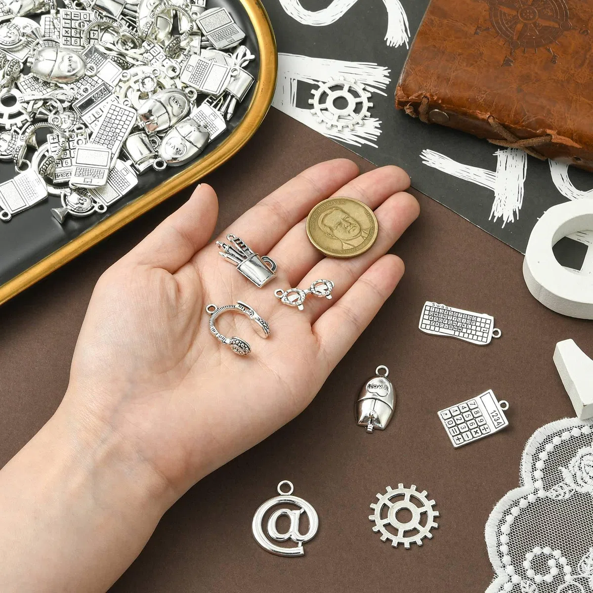 100 ciondoli in argento, 10 stili a tema ingegnere informatico, cuffie, tastiera, in stile tibetano, per bracciali, collane e gioielli fai da te