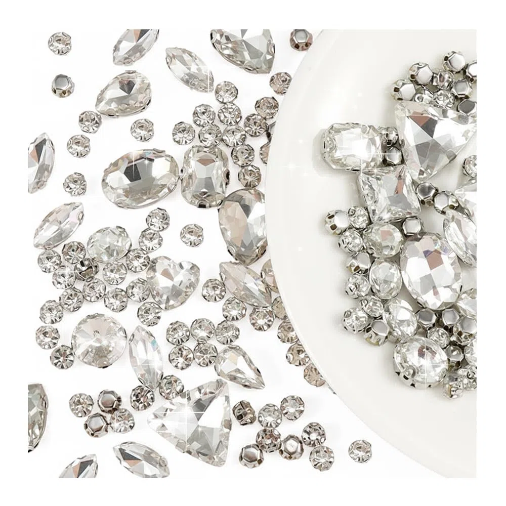 130 Pezzi Pietre Strass da Cucire Su Tessuti,Strass per Scarpe Decorazioni,Passamaneria con Strass per Abbigliamento,Brillantini Vestiti Accessori per Fai Da Te,Abito da Sposa,Gioielli,Borse