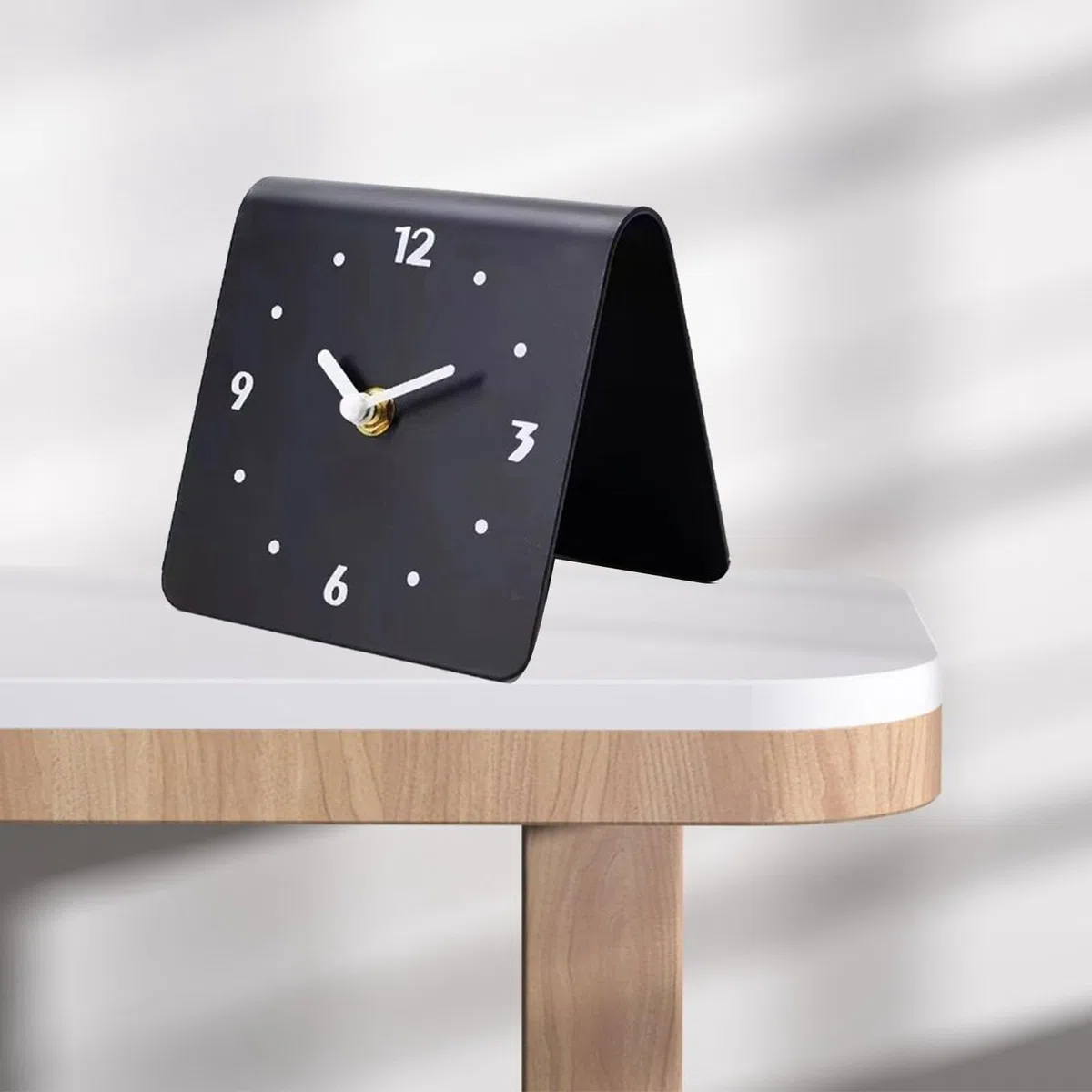 Orologio da Tavolo Analogico Silenzioso, Mini Design con Mensola, per Camino, Scrivania, Camera da Letto, Soggiorno, Nero