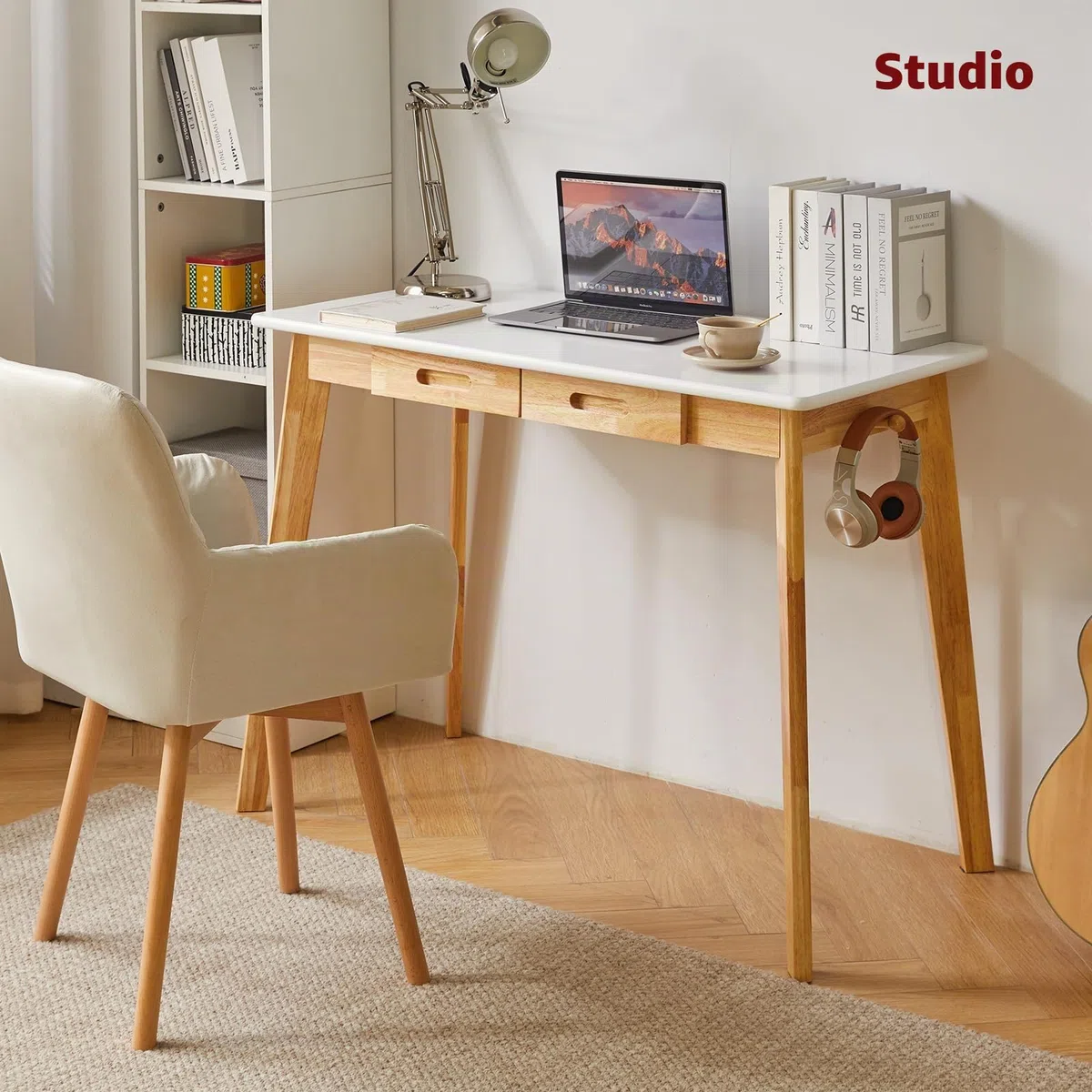 Aibiju Piccola Scrivania per Computer, Scrivania in Legno con Cassetto e asta Pensile, Scrivania da Studio, Scrivania da Lavoro, Tavolo da Pranzo in Legno Bianco + Gambe in Legno Naturale YD-WD01WN