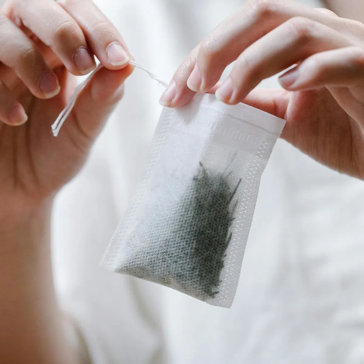 Tabanzhe Confezione da 50 sacchetti a rete usa e getta per cucinare, infondere vino alle erbe, filtrare tè e caffè, artigianato fai da te, conservazione delle spezie, regali per feste, tessuto non