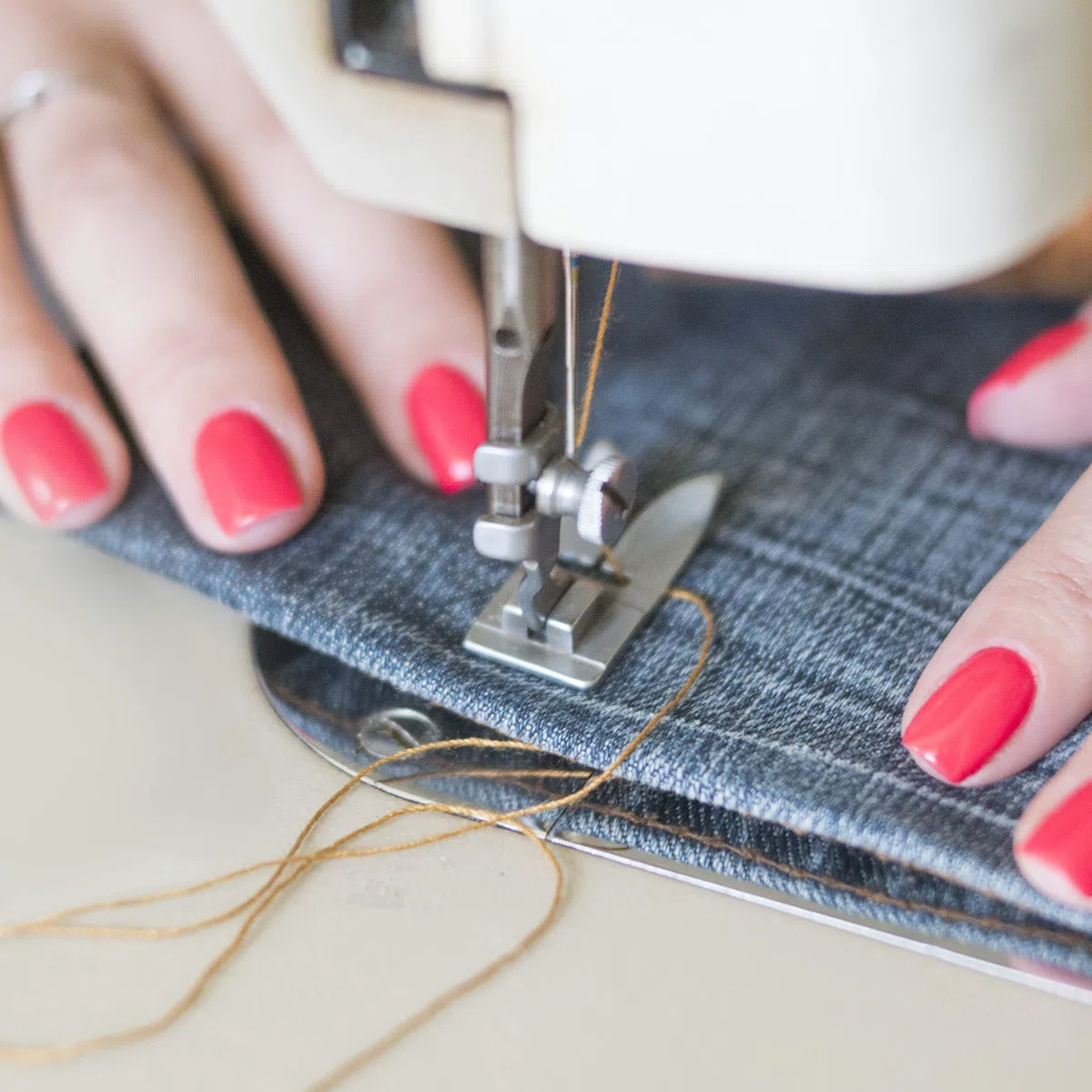 Lialina Jeansgarn - Filo per Macchina Da Cucire - 6 Rotoli Da 150 M - Cuciture Jeans Originali - Set DI Filo per Cucire Jeans Extraforte No.36-100% Poliestere - Colori Denim