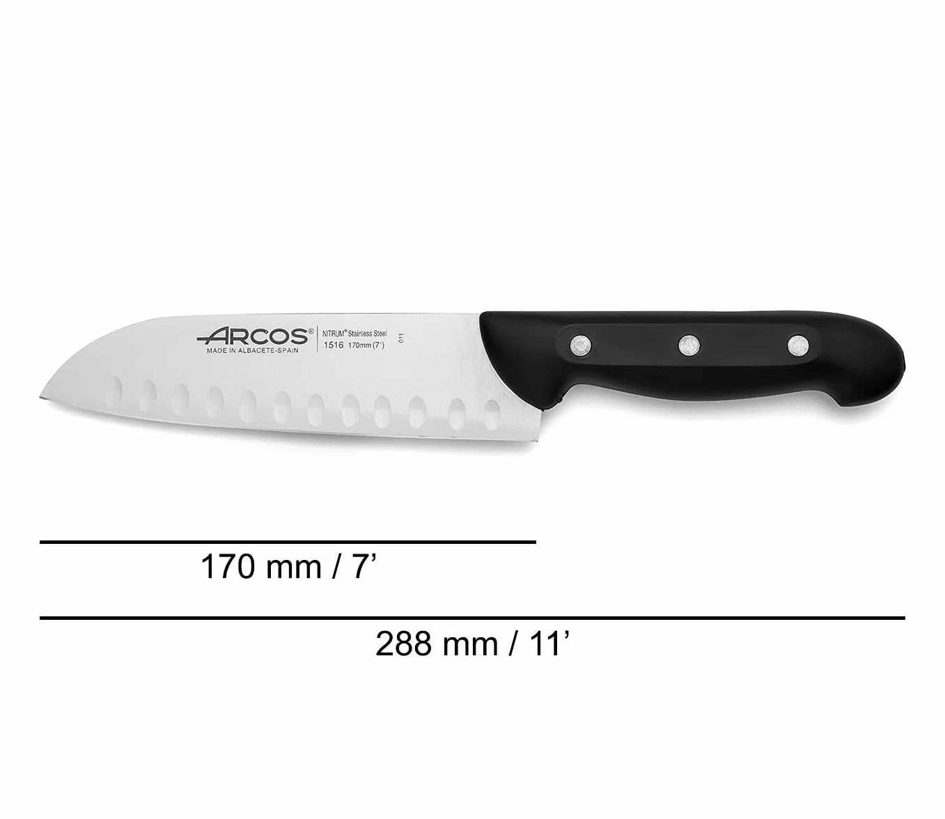Arcos Coltello Santoku in Acciaio Inossidabile Nitrum – Coltello da Cucina Giapponese per Pesce, Carne e Verdure, Manico Ergonomico in Poliossimetilene POM, Lama da 170 mm – Nero, Serie Maitre
