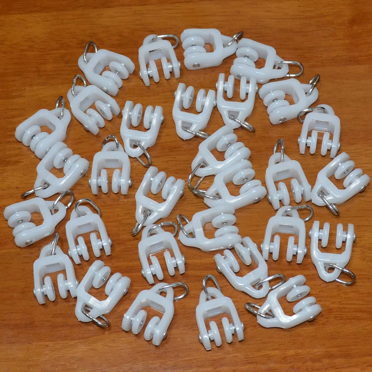 48 Pezzi Rulli di Scorrimento per Tende,Rulli per Binario Della Tenda,Ruote per Guide per Tende,Rulli di Scorrimento per Binari a Doppia Ruota (plastica)