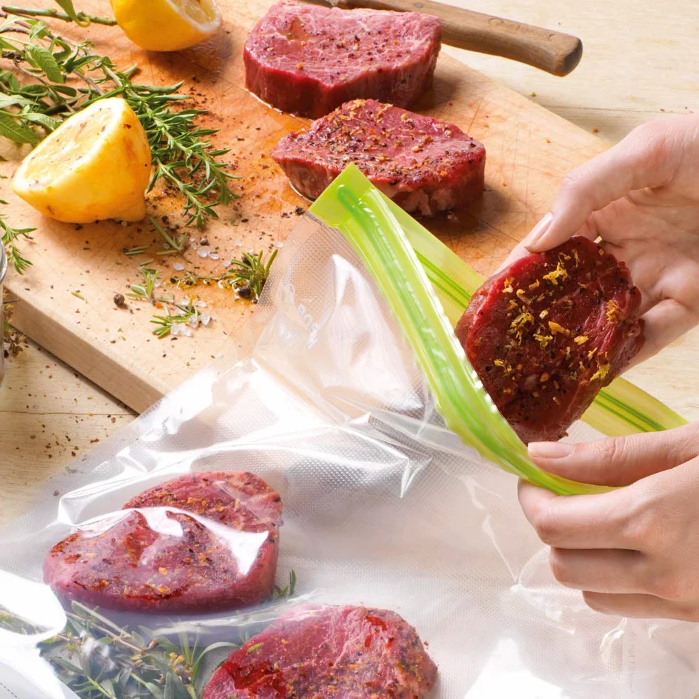 Bosch Set di 10 Sacchetti per Sottovuoto MSZV0FB1, Capienza 1.2 L, Chiusura Ermetica, Riutilizzabili e Lavabili in Lavastoviglie, Adatti per Preparare Carne, Pesce o Verdure Sous-vide