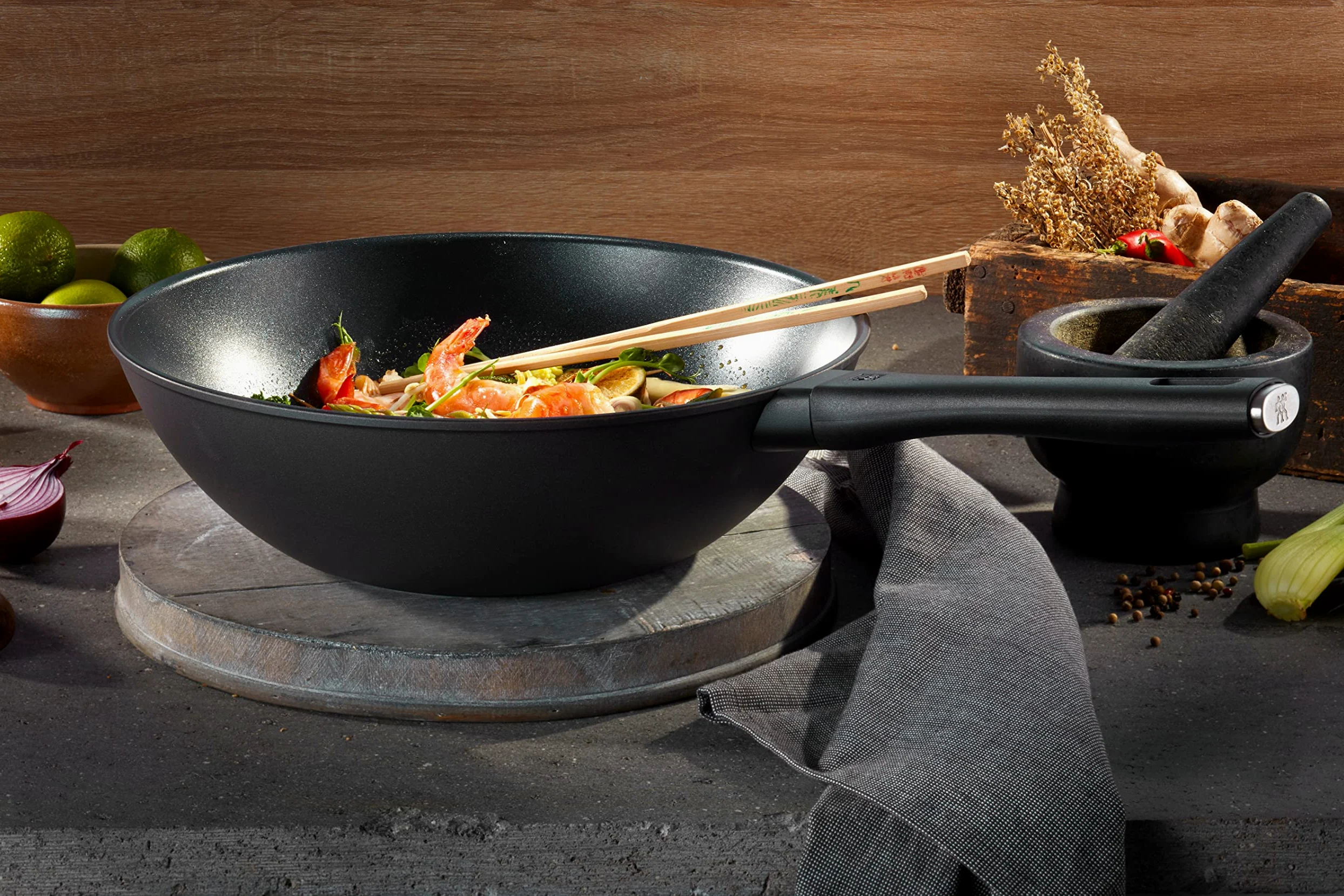 ZWILLING Shine - Padella rotonda in alluminio, 30 cm, con rivestimento antiaderente, colore: Nero