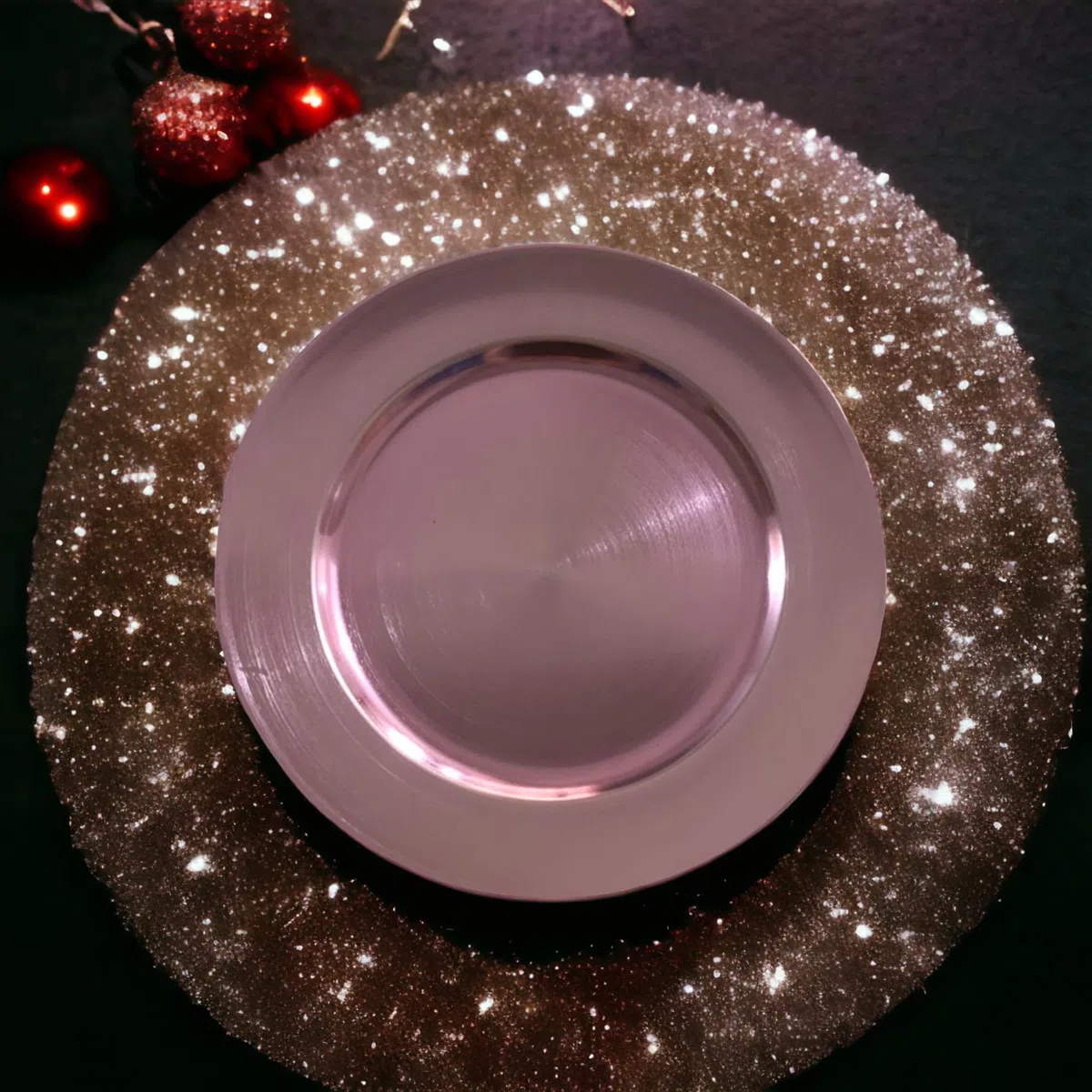 Generico Sottopiatti Rosa Antico SPAZZOLATO Bordo LISCIO, uso Decorativo in plastica Rigida Bordo liscio, Tondo 33 cm, Natale cenone sotto Piatto Natalizio Cenone Capodanno Aperitivo (6 e 12 pz) (6)