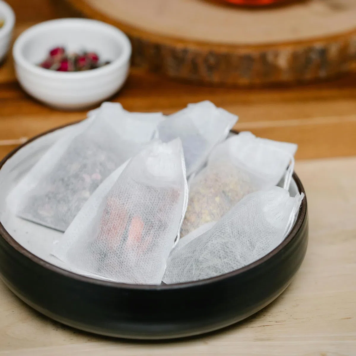 Tabanzhe Confezione da 50 sacchetti a rete usa e getta per cucinare, infondere vino alle erbe, filtrare tè e caffè, artigianato fai da te, conservazione delle spezie, regali per feste, tessuto non