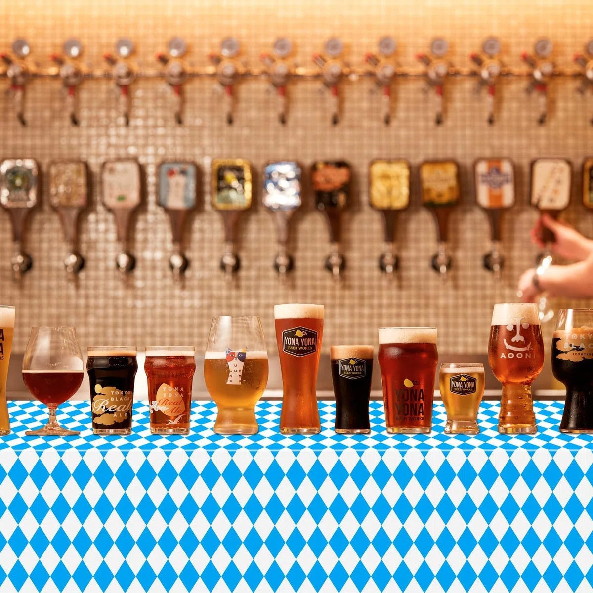 Confezione da 4 tovaglie Oktoberfest – blu e bianco a quadretti tovaglia da birra, tovaglia rettangolare Oktoberfest per decorazioni tedesche per Oktoberfest accessori, 220 x 137 cm