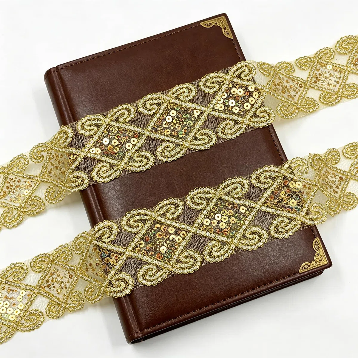 10 Yards Pizzo dorato, Nastro in Tessuto con Paillettes Glitterate, per Artigianato Abbigliamento Matrimonio Fai da Te Bouquet da Sposa Abbellimenti (9 m x 6 cm, Oro)