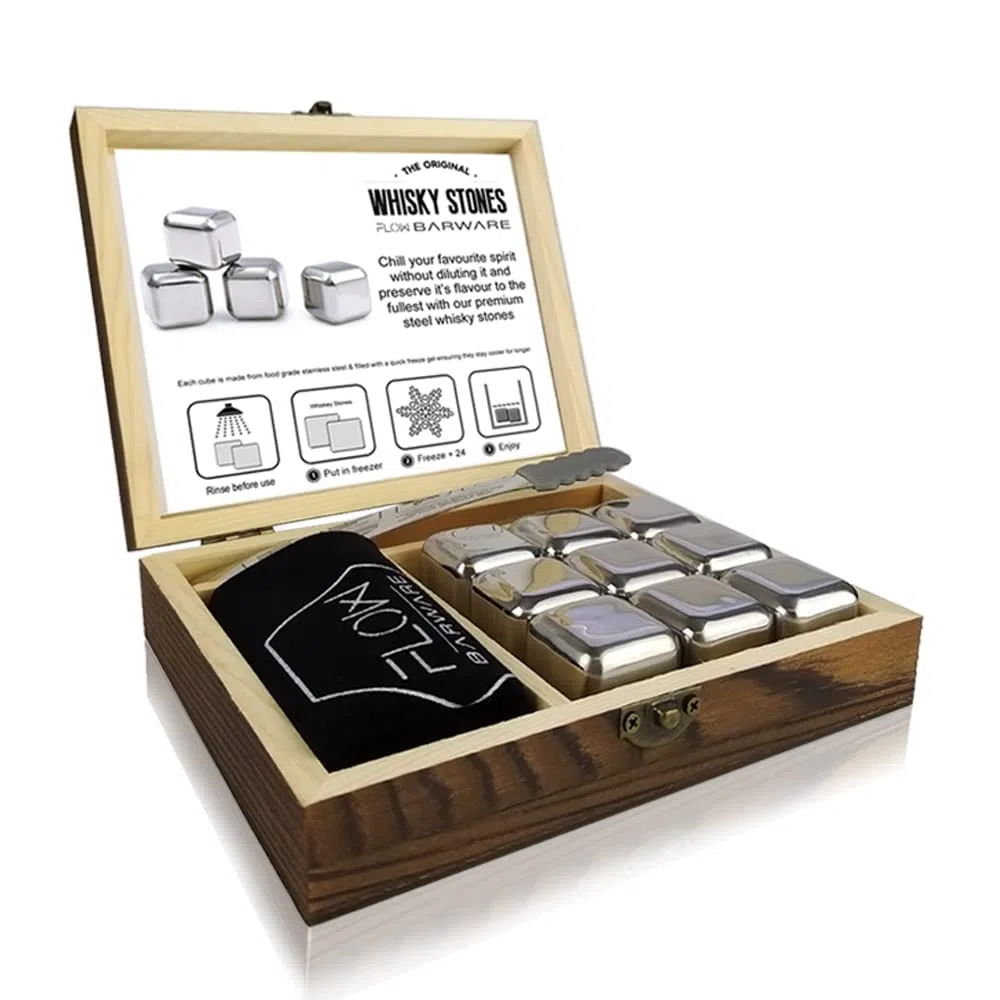Flow Barware - Set regalo in pietra di whisky in acciaio inossidabile con pinze per il ghiaccio e custodia, cubetti di ghiaccio in metallo riutilizzabili per prevenire la diluizione di whisky, rum