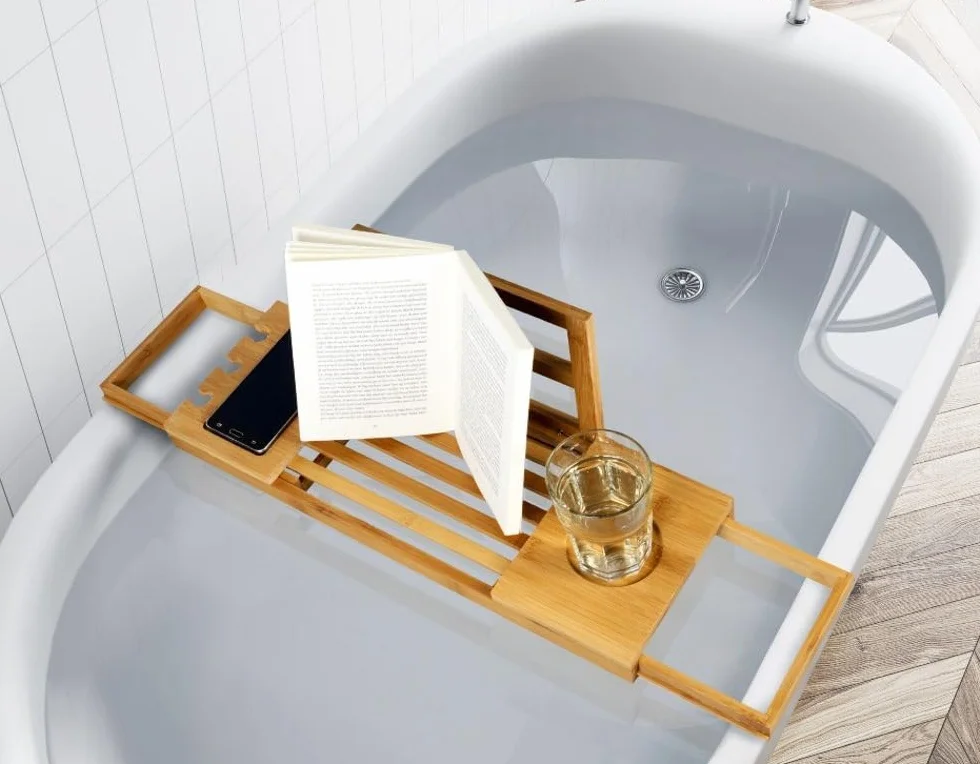 alpina Vassoio Vasca da Bagno Regolabile - Vassoio Portaoggetti 50-92 x 18 x 4 cm - Mobile Bagno Bambù con Supporto per Libri e Supporto per Tablet - Incl. Porta Bicchieri - Accessori Bagno