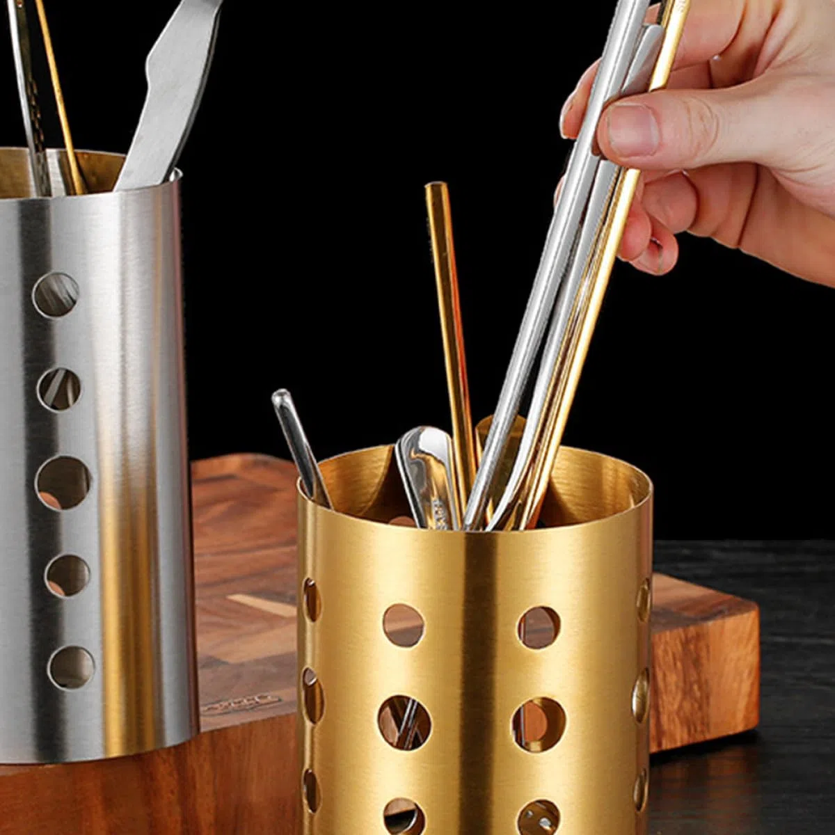 Outanaya Porta Bacchette in Acciaio Inox Dorato Grande, Contenitore Multiuso per Utensili da Cucina, Organizzatore Posate e Scolapiatti per Piano di Lavoro, per Cucina e Tavola