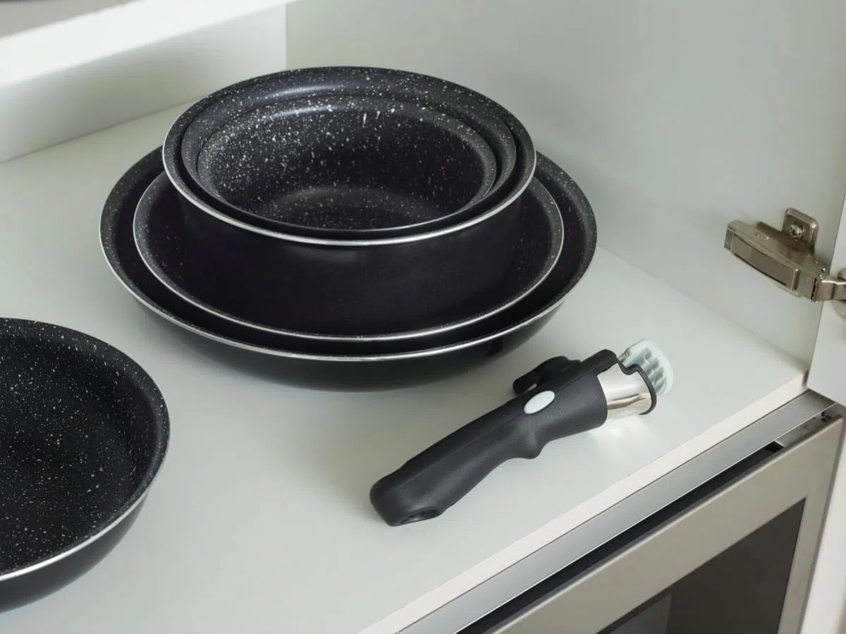 Qdesign - Set di 3 padelle da 20 e 24 e 28 cm - Struttura a nido d'ape - Materiale a 3 strati - Resistente ai graffi e antiaderente - Resistente al fuoco - Cucina sana - Nero