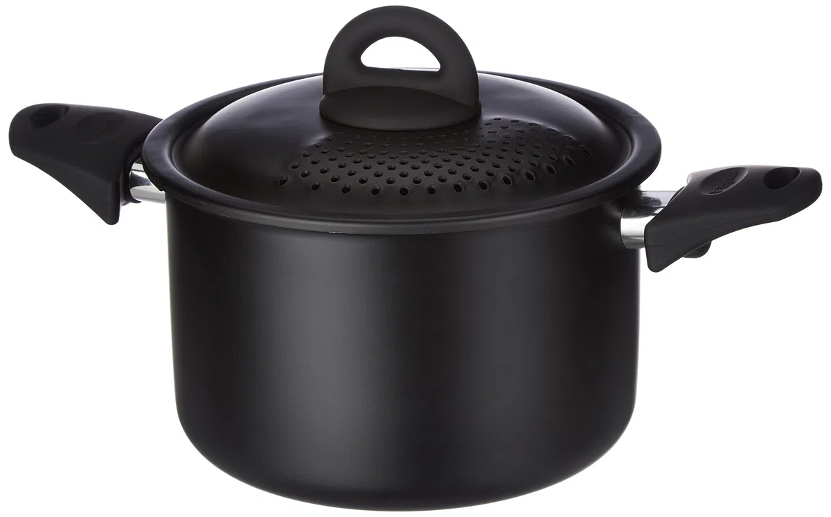 Tognana Rock In Black, Batteria di pentole e padelle, Set con 1 padella, 1 saltapasta, 2 casseruole, 1 pastaiola, 3 coperchi trasparenti, 8 Pezzi, Alluminio, Nero