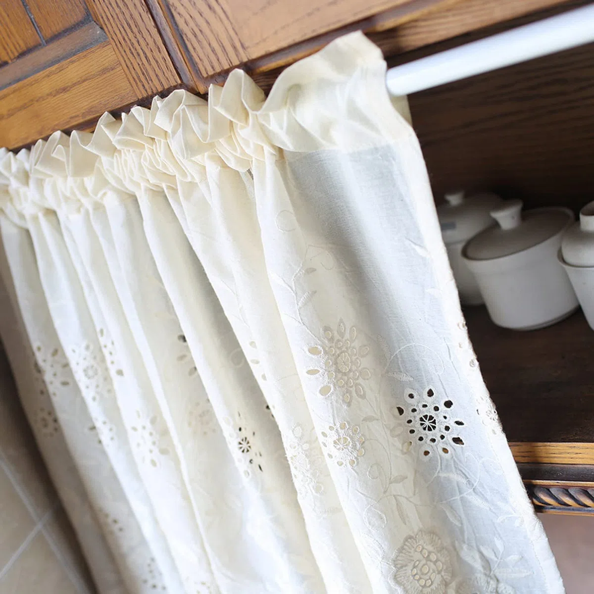 A.Monamour Tenda Corta per Finestra Piccola Stile Rustico Ricamo Floreale in Cotone Beige Tendina Tenda da Cucina a Vetro a Pannello Bistrot Caffè Mezza Mantovana Porta Armadio