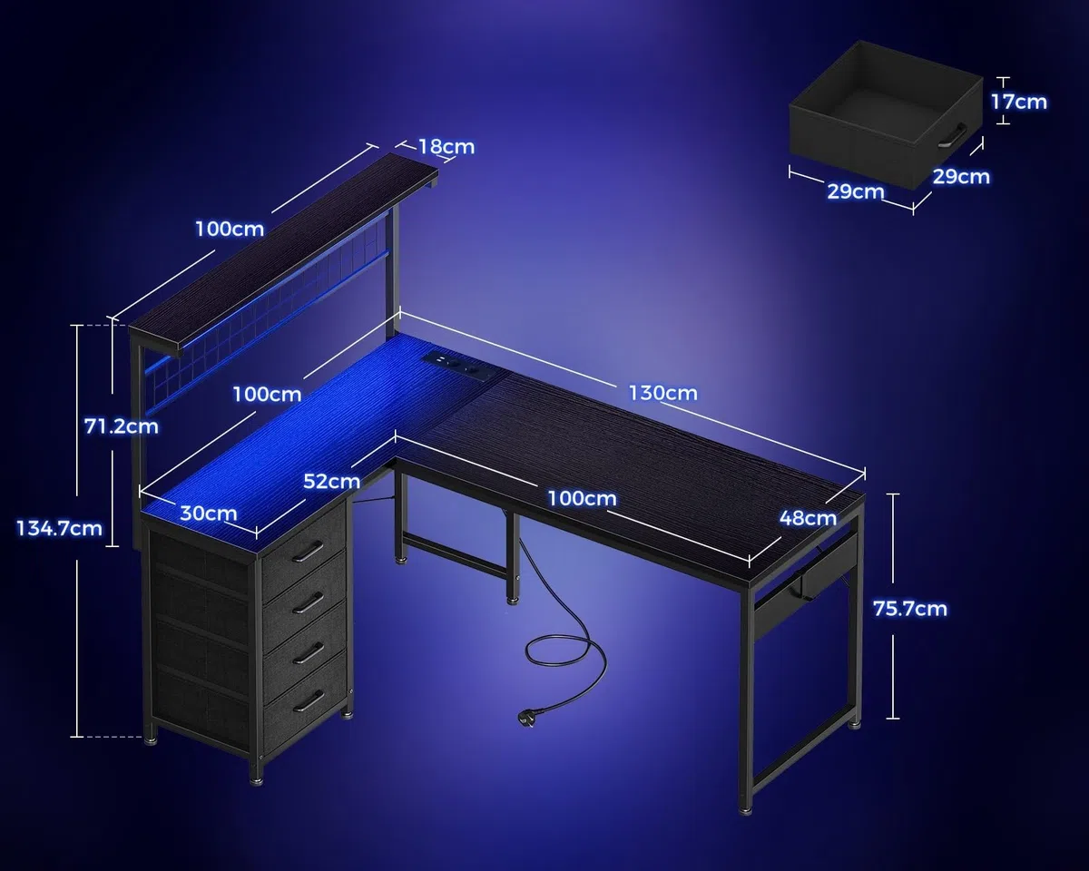 Coleshome Scrivania Gaming con LED, 130 x 100 cm Reversibile Tavolo Gaming con Cassetti e Prese, Scrivania Angolare con Ripiani e spazio di archiviazione, Nero