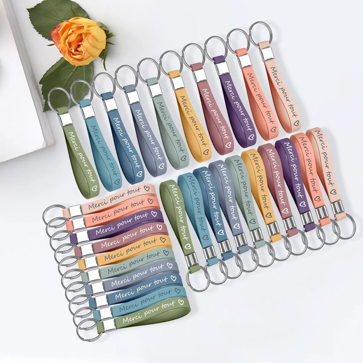 30 portachiavi in silicone con messaggio di ringraziamento francese. Ideale come regalo di ringraziamento o di addio. Adatto per insegnanti, compagni di classe, colleghi, collaboratori, famiglia