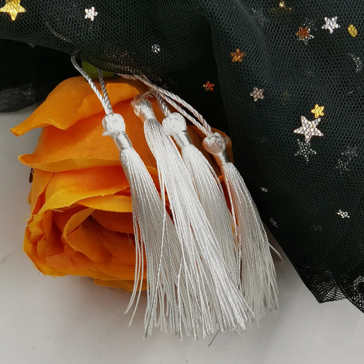 100 Pezzi Nappine Bianche, Nappe Segnalibro, Con cordino,Utilizzato per Realizzare Accessori di Abbigliamento, Orecchini, Artigianato Fai-da-te, Souveni, Segnalibri