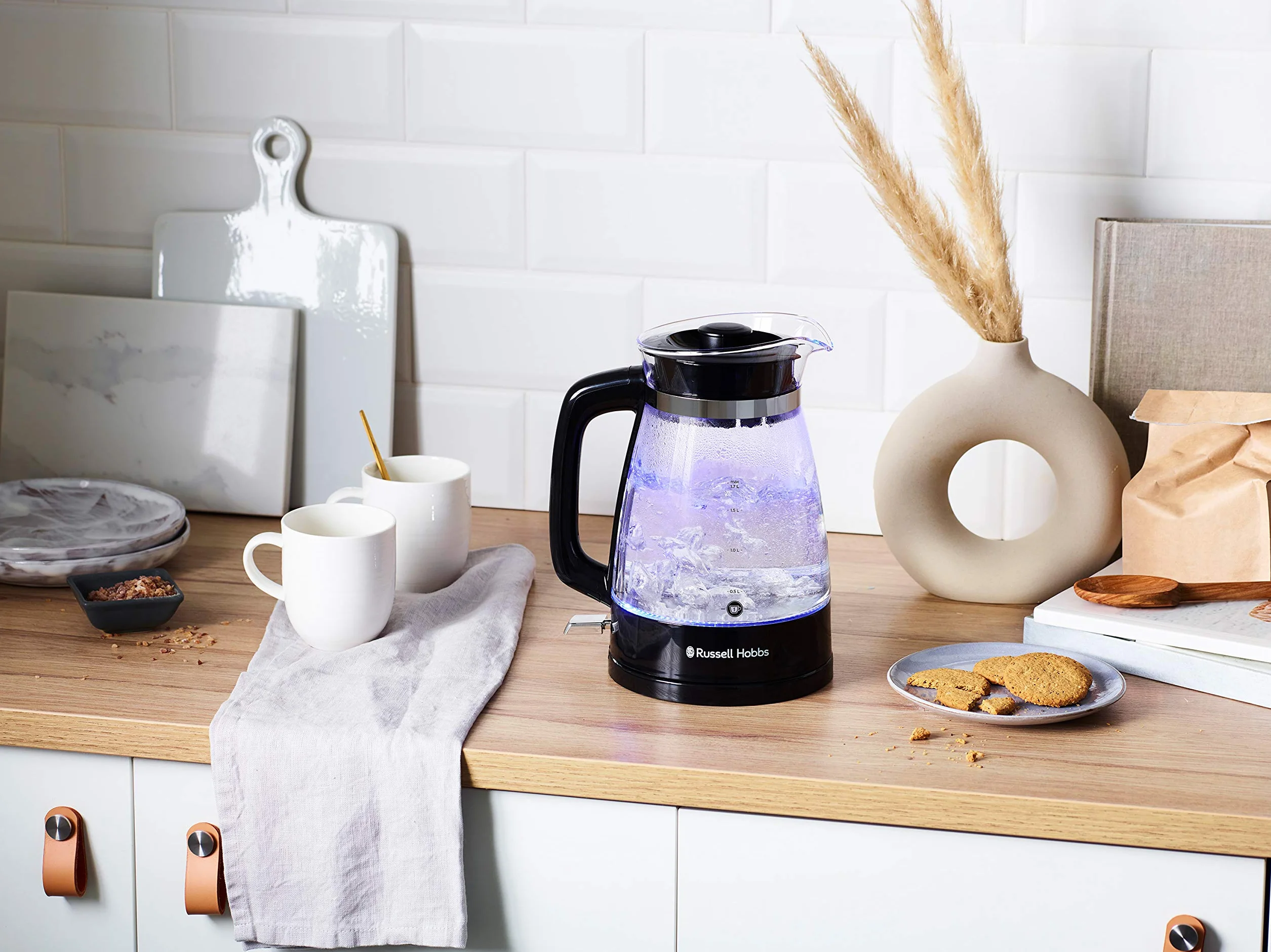 Russell Hobbs Bollitore Elettrico - Design in Vetro; 1,7L, 2400W - Illuminazione a Led; Funzione di Ebollizione Rapida, Filtro Anticalcare, Base in Acciaio Inox, Design Classic Glass, 26080-70