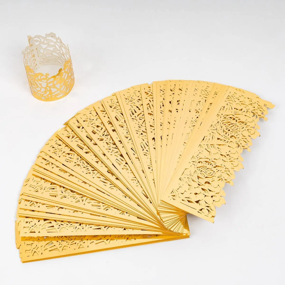 100 Pezzi Anello portatovaglioli, Anelli di Tovagliolo, Portatovaglioli da Tavola,Decorazione da Tavolo,per Cene,Banchetti,Festival,Celebrazioni (Oro)