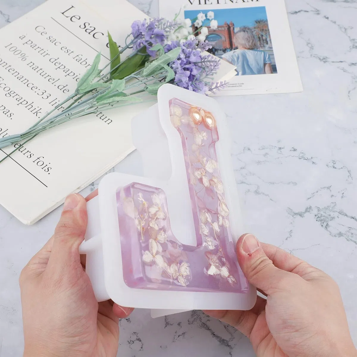 Stampi Grande per Lettere Alfabeto Bianco 3D in Silicone Alimentare Flessibile Forme di Lettere Sformo Facile per Resina Sapone Argilla Cera Torta Cioccolato Fai da Te Decorazioni per Feste in Casa