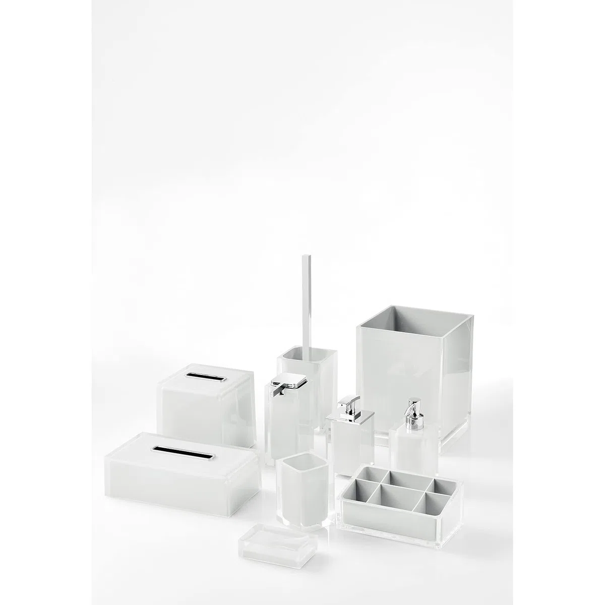 GEDY Auckland Portaspazzolini da Bagno Bianco, Misure e Peso: 11X7,2X7,2 CM & 0,29 kg, Portaspazzolini in Resina Trasparente di Alta qualità, Design R&S Gedy, Fatto a Mano, 2 Anni di Garanzia