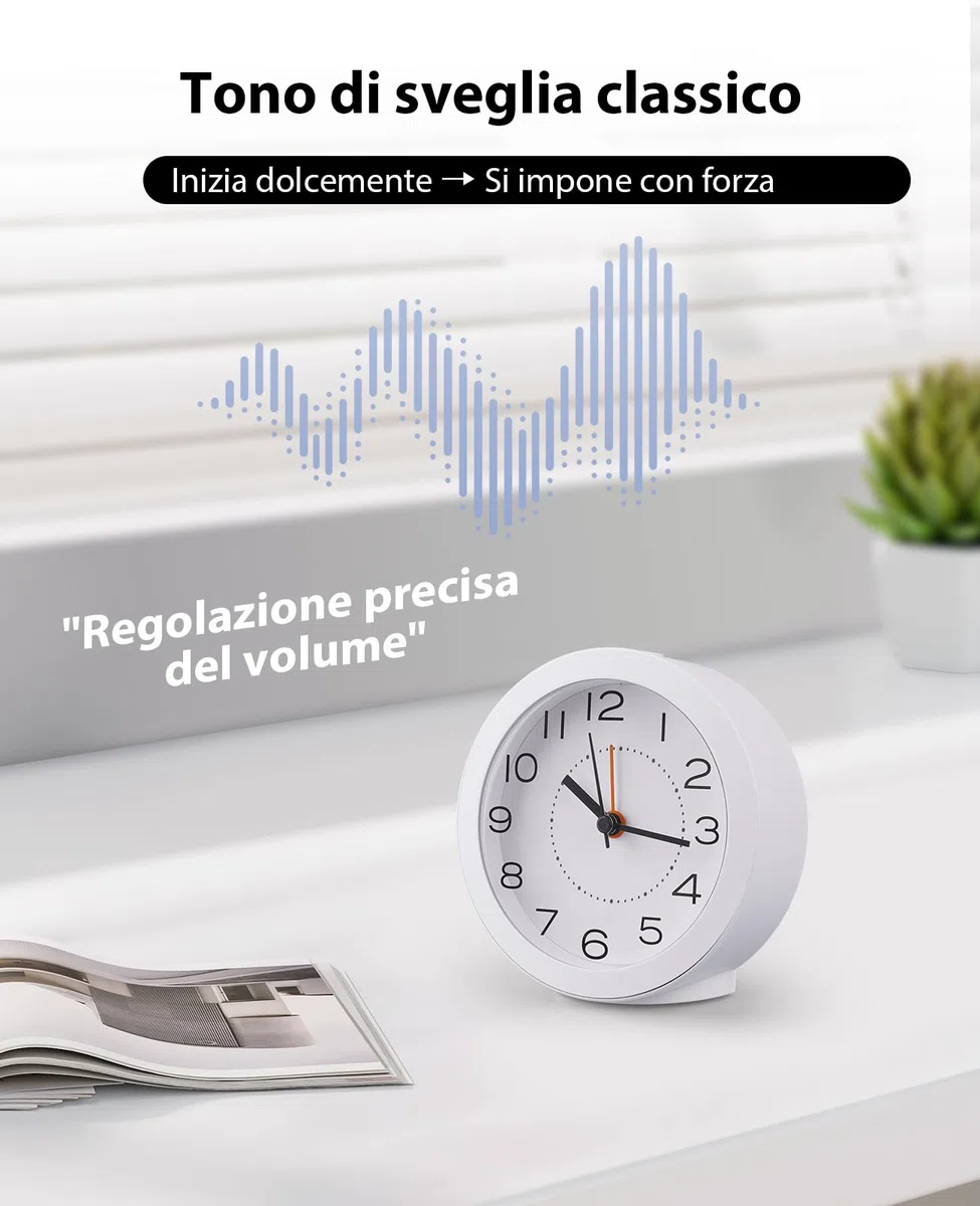Sveglia Analogica da Comodino Silenziosa Senza Ticchettio, con Funzione Snooze e Quadrante Luminoso, Alimentazione a Batterie (Include 2 AA), Design Compatto per Camera da Letto, Viaggi e Ufficio