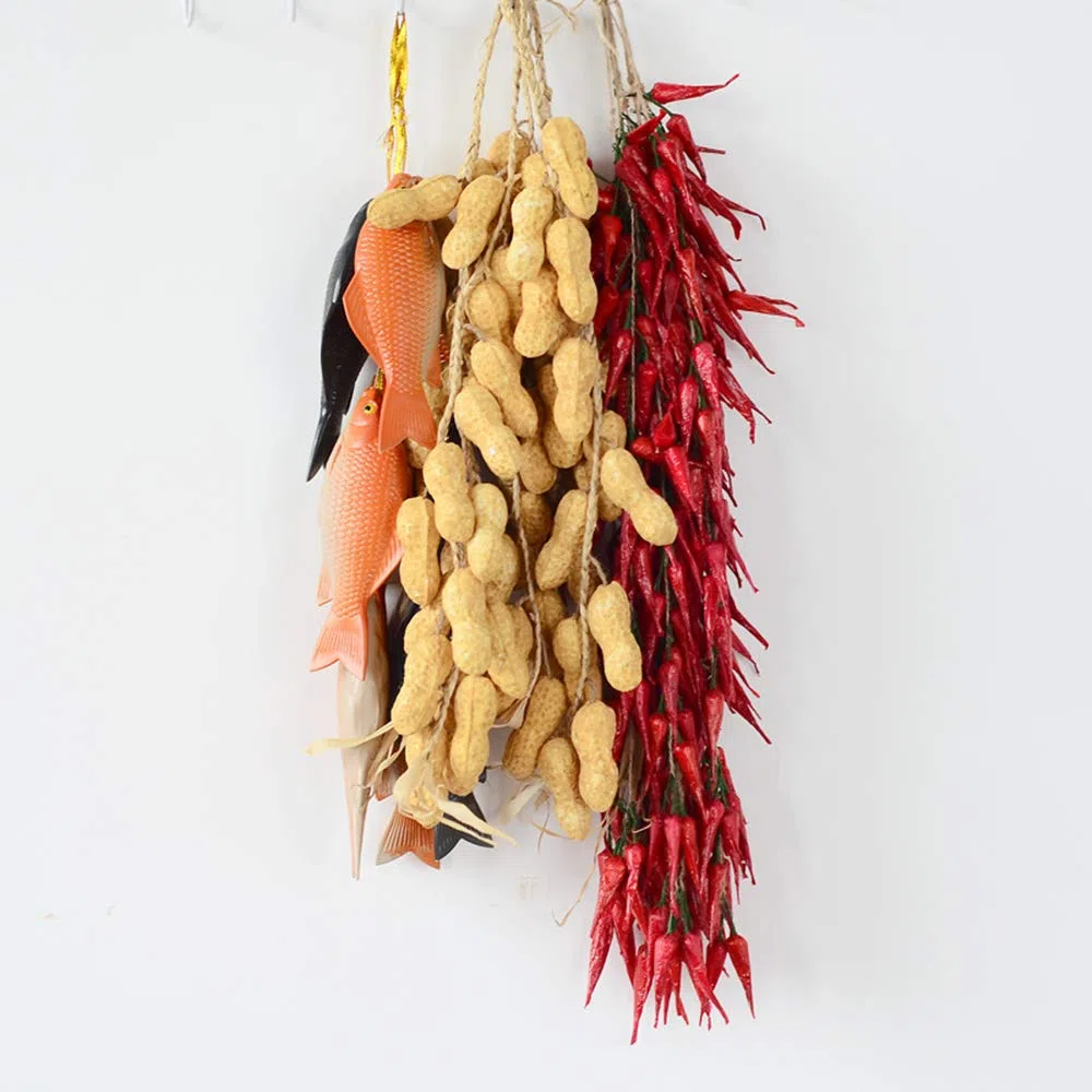 Confezione da 5 trecce di aglio finte in schiuma; verdure appendere, realistiche, con peperoncini rossi e mais, decorazione per casa, cucina, negozio fotografie (peperoncino