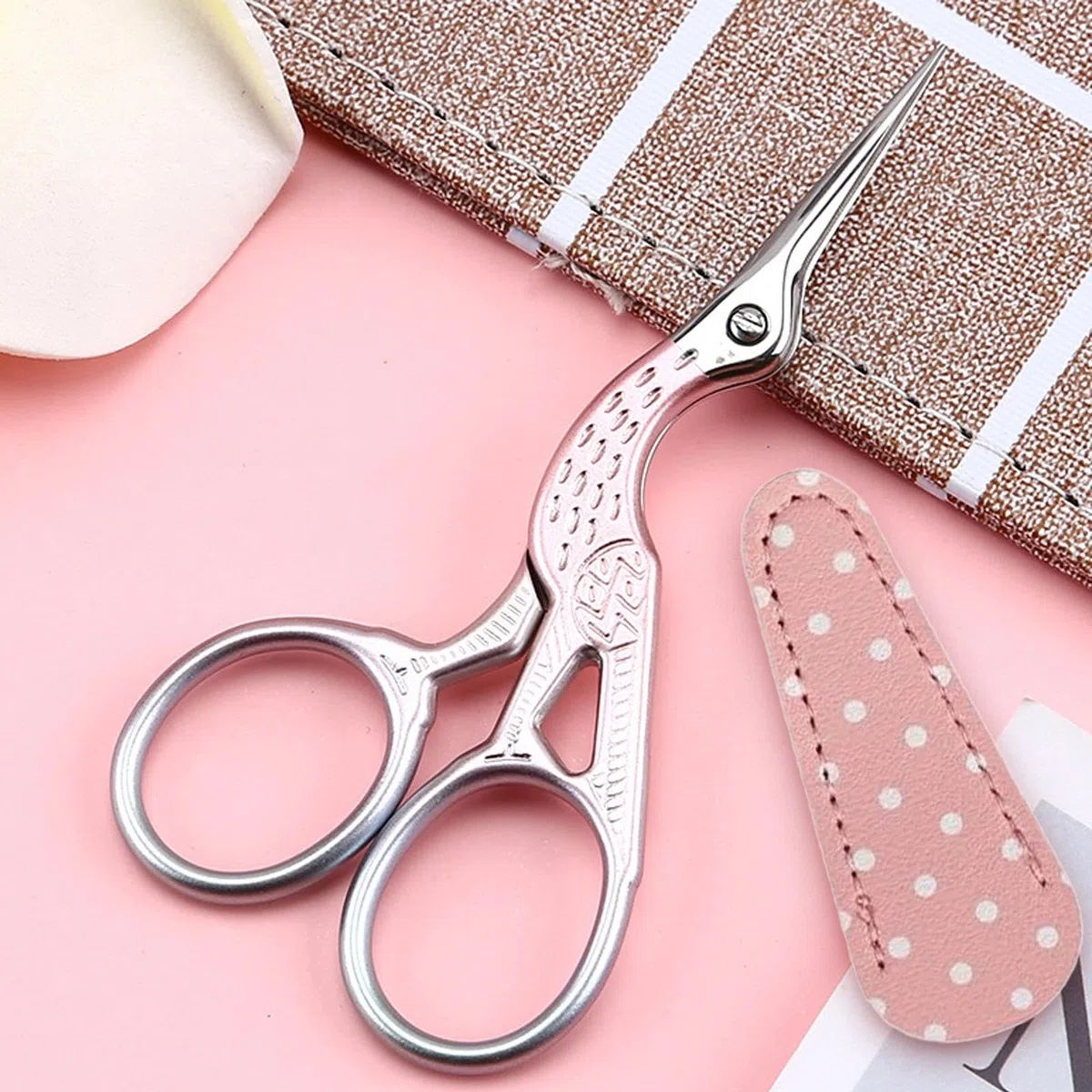 2 Pezzi Forbici da Ricamo Piccole,Ricamo Piccole In Acciaio Inossidabile Per Cucire Filettatura Cucito Artigianato Rifinitura，Con Finta Copertura in Pelle（rose)