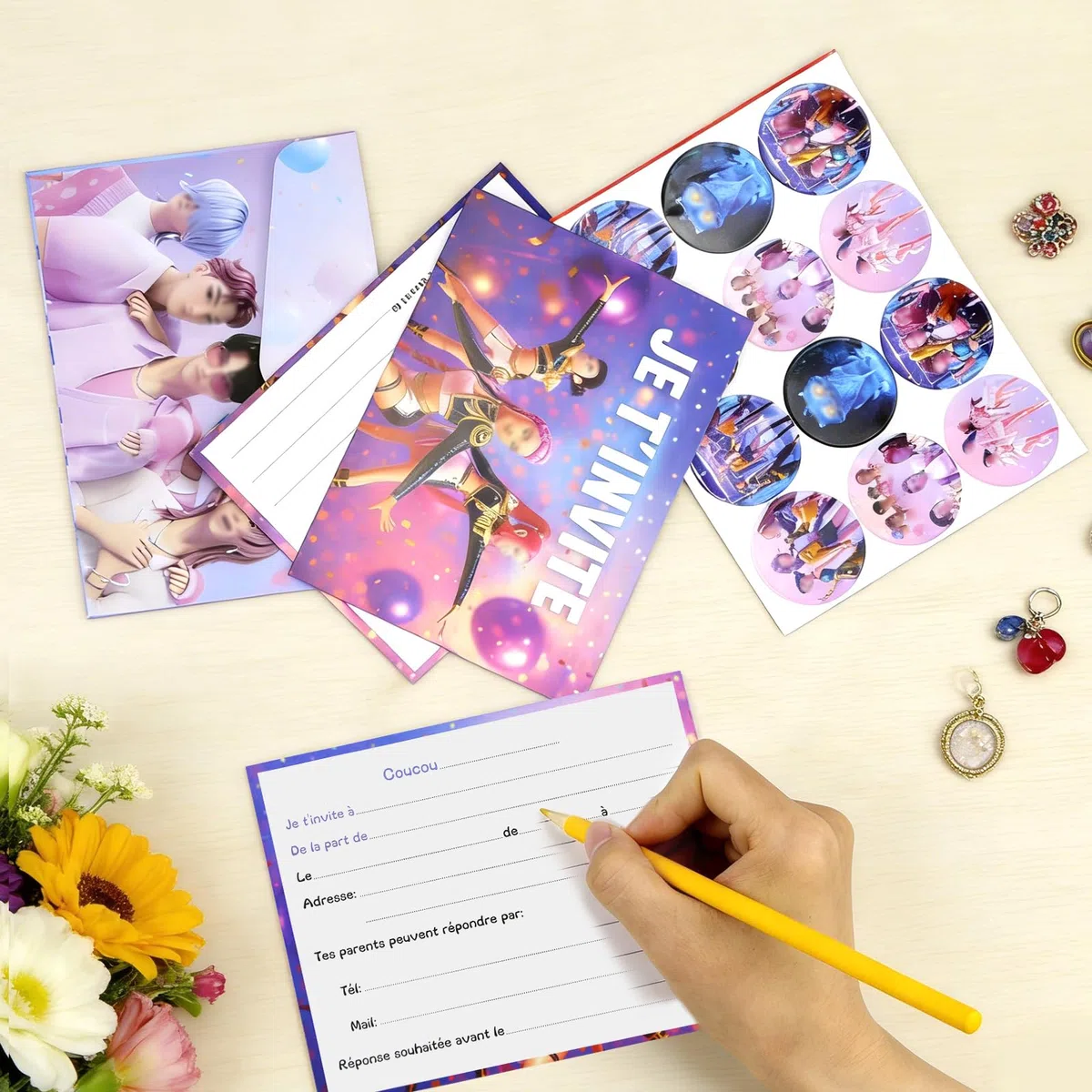 Kit di 12 biglietti d'invito per compleanno K-pop con 12 buste e 12 adesivi, biglietto di invito compleanno per bambini, ragazze, ragazzi, adulti, tema neon Kpop