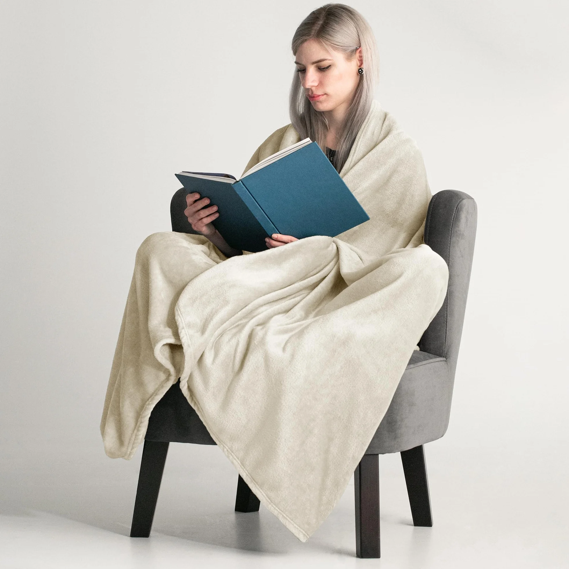 DecoKing Coperta Plaid Pile 70 x 150 cm per Letto Singolo Calda Accogliente e Spessa in Morbido Velluto Per Letto Divano Sedia Tutte le Stagioni Crema Mic
