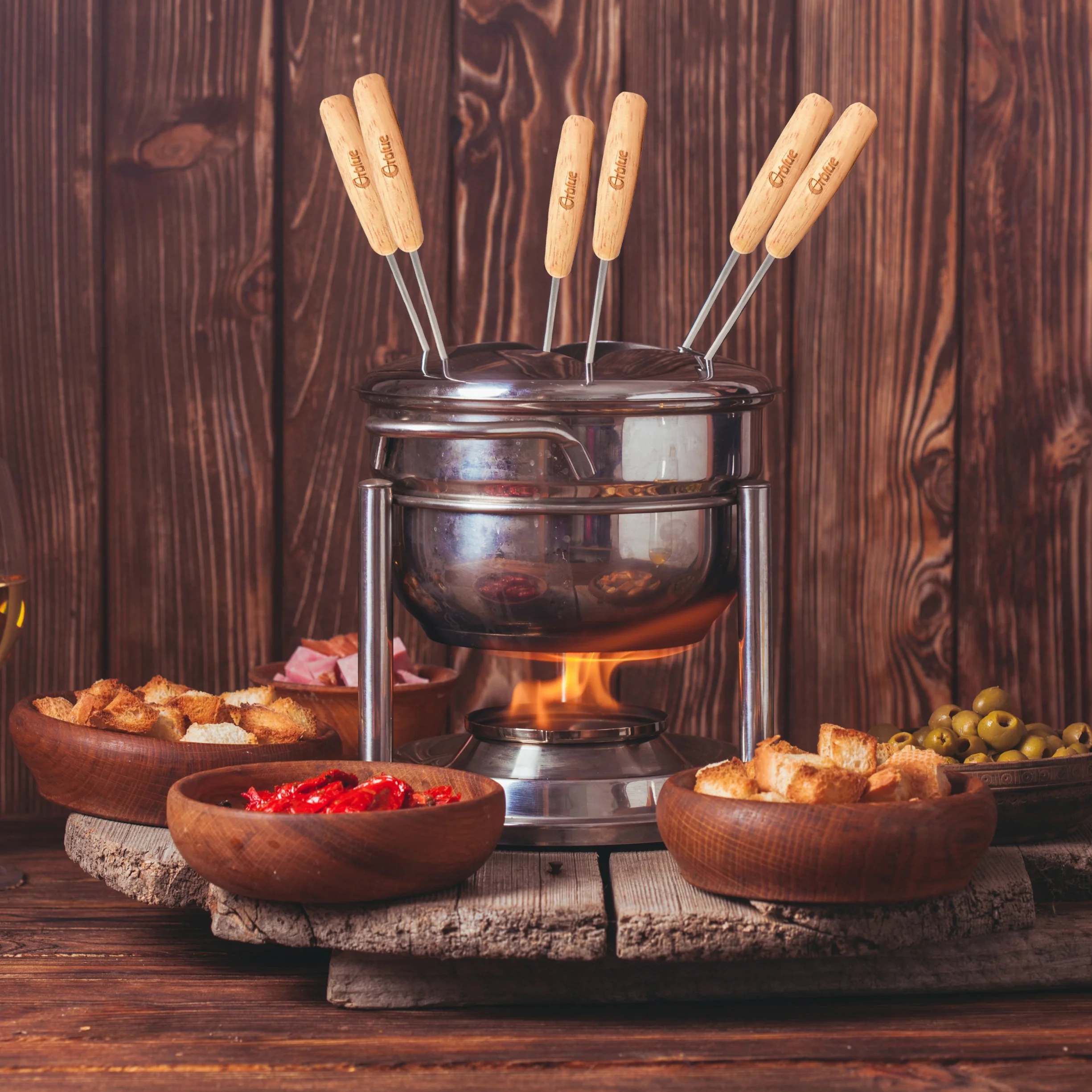 ORBLUE Set 8 Forchette Fonduta Bourguignonne, Manico Legno, Colori Vari - L'ideale per le tue Cene Conviviali