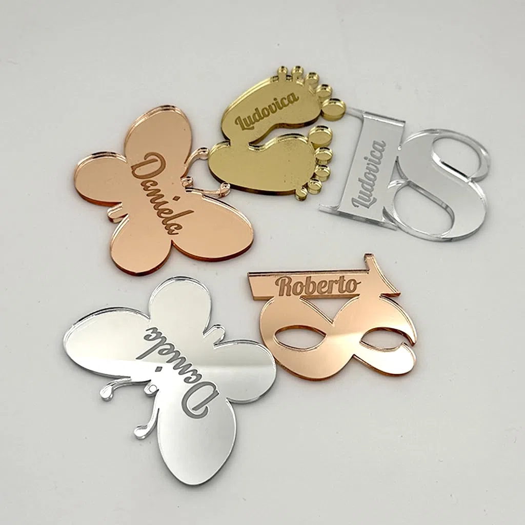Segnaposto Personalizzato in plexiglas con calamita - Ideale per festa 18 anni,compleanno, matrimonio, battesimo, etc. Oro, Cromo, Oro Rosa.Possibile richiedere altri numeri. Confezione 10 pezzi.