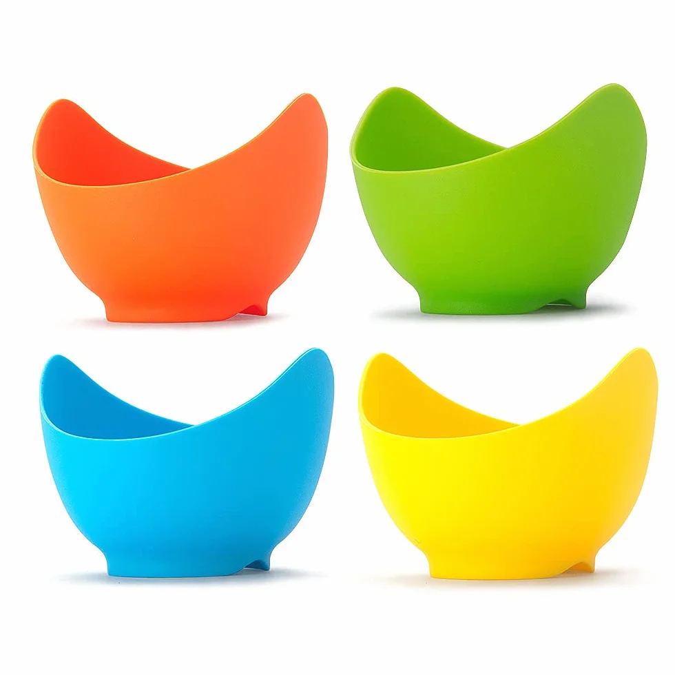 Silicone egg poacher – Confezione da 4 bicchieri in silicone per uova in camicia con supporti ad anello, cuociuova in camicia per microonde o piano cottura con spazzolino per olio extra, senza BPA