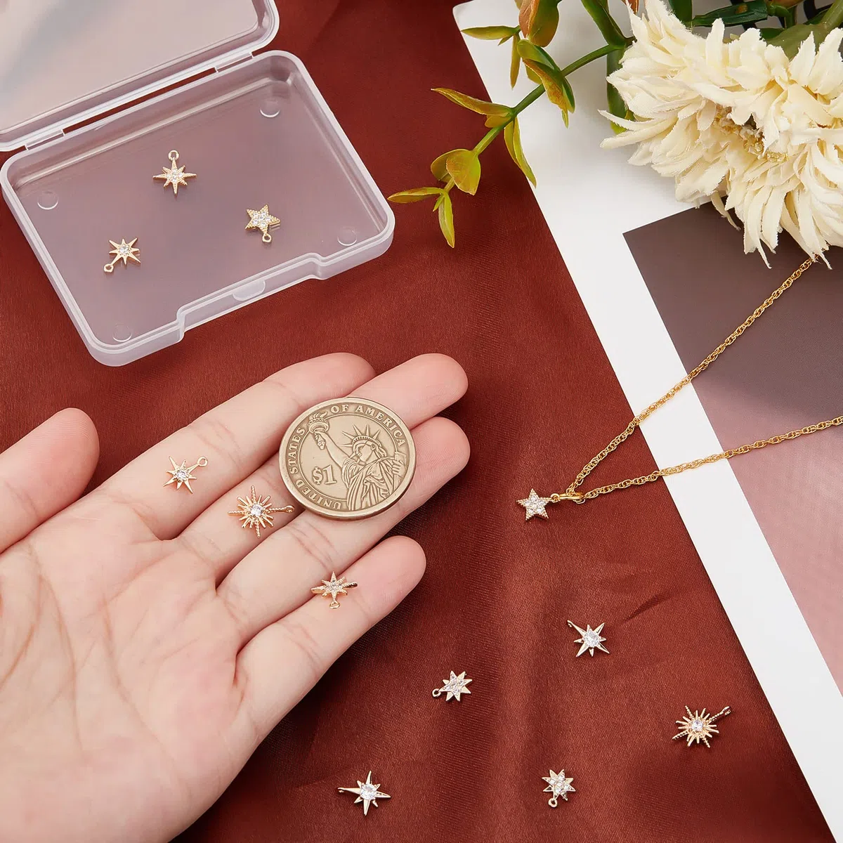 Beebeecraft 12 ciondoli a forma di stella, placcati in oro 18 carati, 6 stili, con zirconia cubica, con anello di salto, per gioielli fai da te, bracciali, collane, orecchini