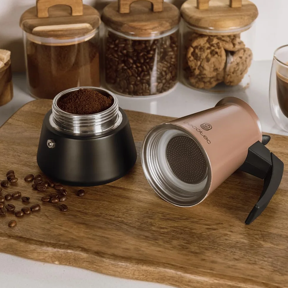 Cecotec Caffettiera Moka Express Piccolina 200 Bronze. 100ml, 2 Tazze di Caffè, Acciaio Inox, Adatta Tutte le Superfici, Filtro Premium, Valvola di Sicurezza, Manico Termoresistente, Design Elegante