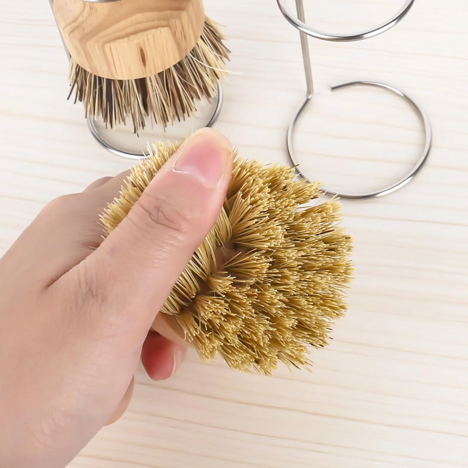 2 spazzole per palmi in bambù con 2 ripiani di scarico, spazzola in legno, spazzola abrasiva per pentole, padelle, lavello della cucina, pulizia per lavare piatti, pentole, padelle e lavello