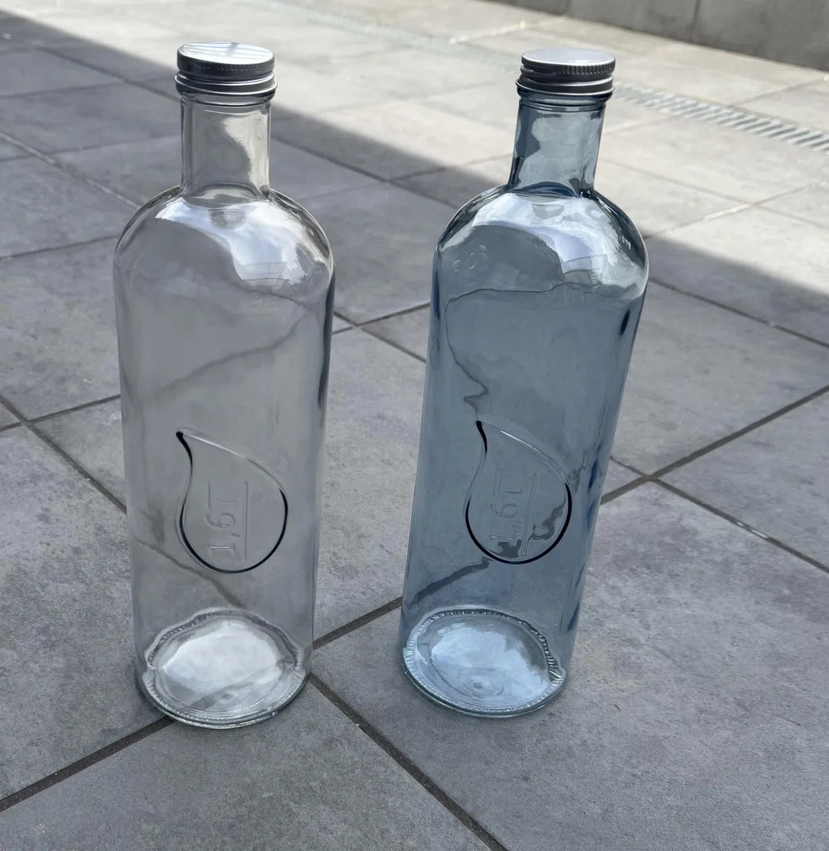 Bottiglia di vetro per acqua, bottiglia vetro 1 litro, 1600ml, Caraffe succhi per frigorifero, brocca caraffa per bevande fredde (TRANSPARENTE 1,6 LITRI)
