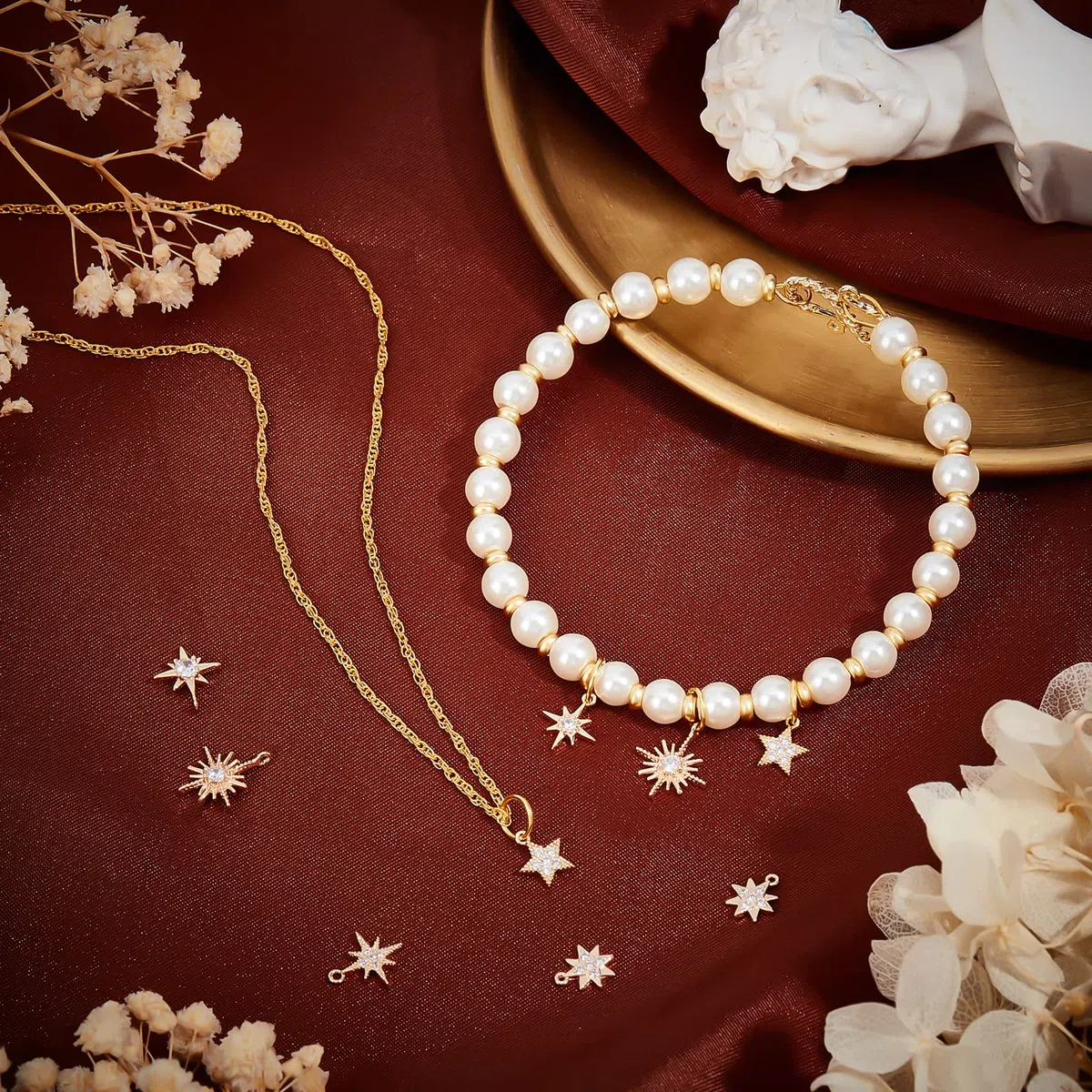 Beebeecraft 12 ciondoli a forma di stella, placcati in oro 18 carati, 6 stili, con zirconia cubica, con anello di salto, per gioielli fai da te, bracciali, collane, orecchini