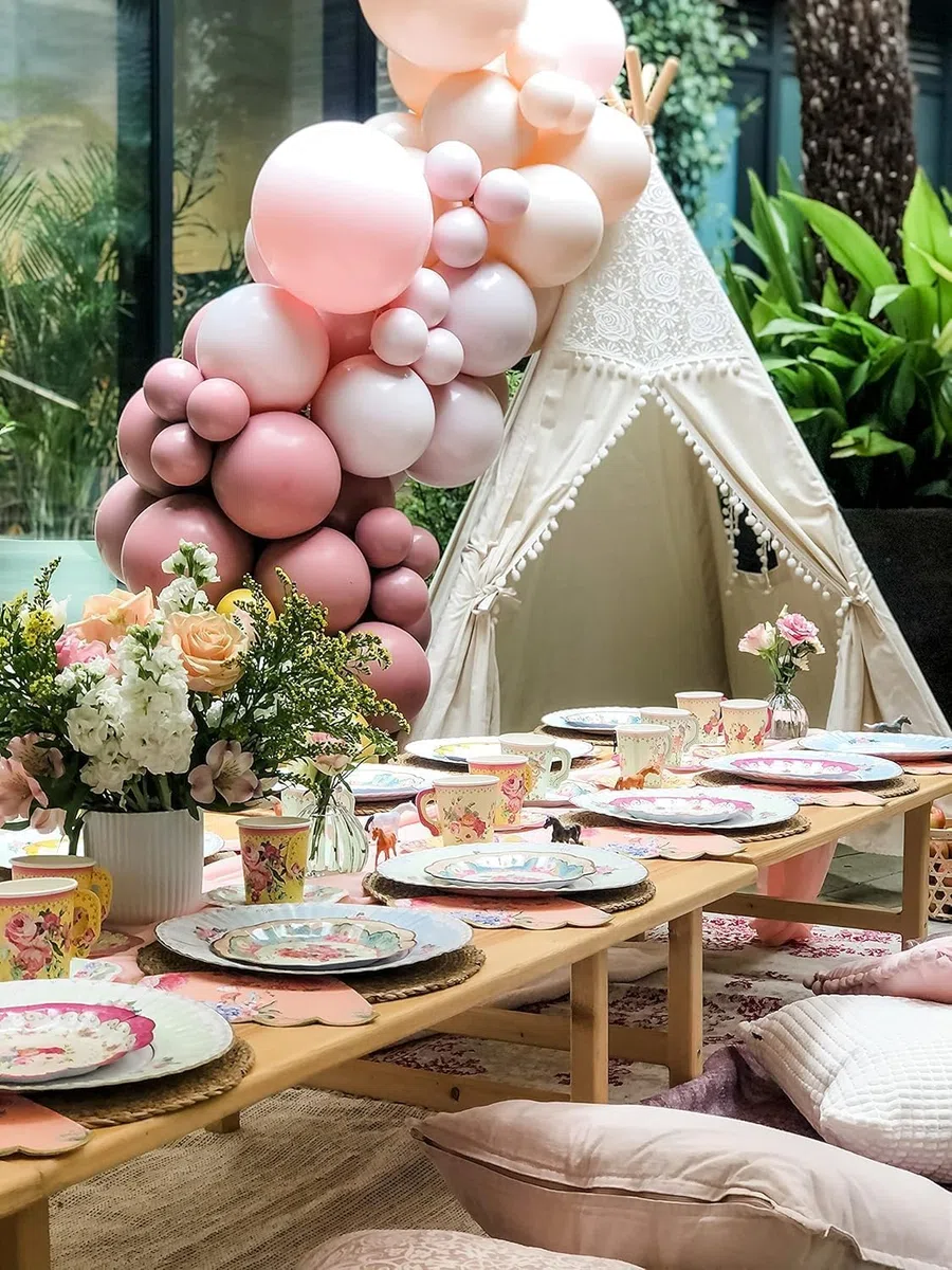 Talking Tables Set 24 Tazze da Tè e Piattini Floreali Vintage Truly Scrumptious, Stoviglie Monouso per Compleanno, Festa in Giardino, Baby Shower