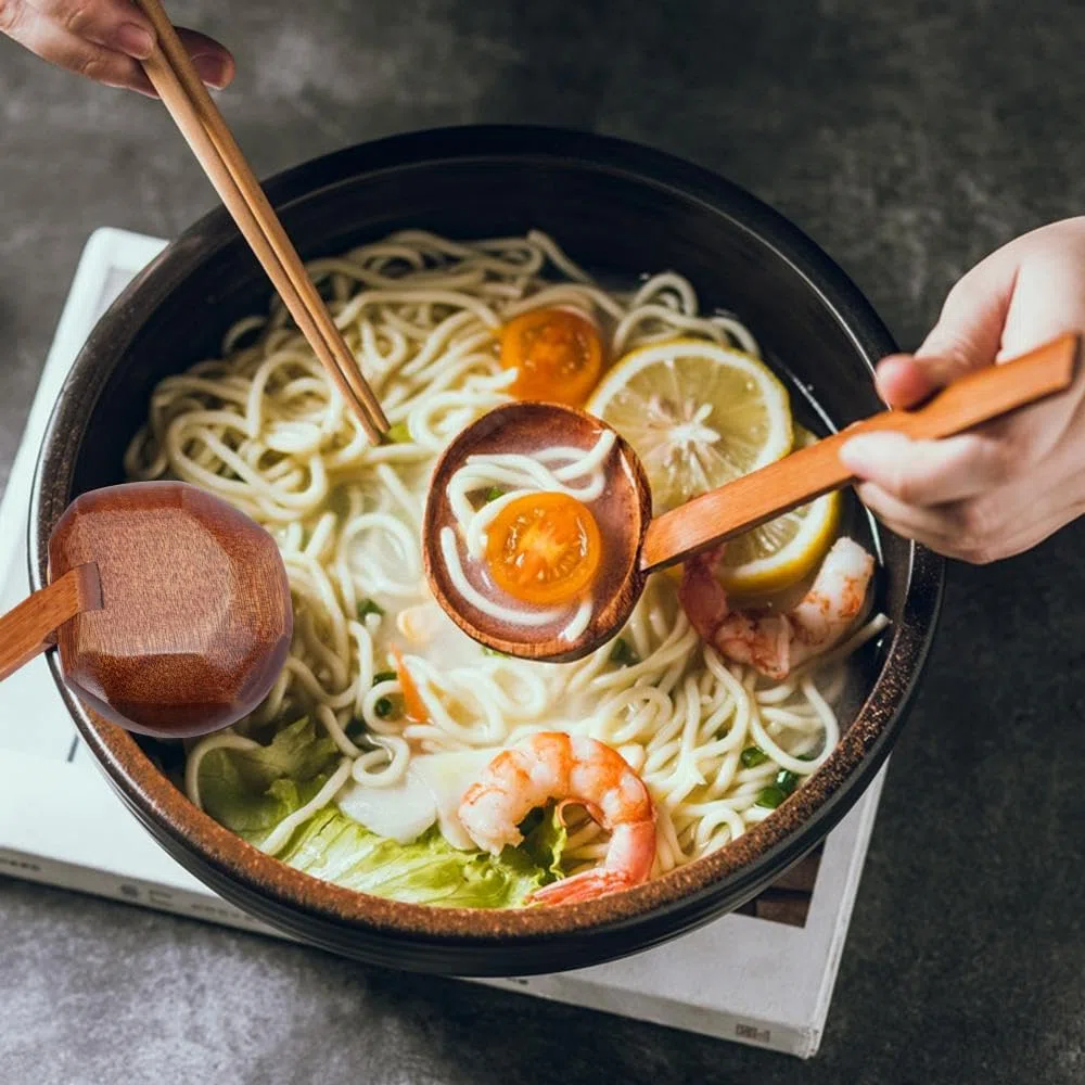 5 Pezzi Grandi Cucchiai da Zuppa in Legno, 22 cm Naturale Cucchiaio in Legno a Gusto Lungo Ramen, Cucchiaio Ramen Manico Giapponese per la Zuppa di Porridge Lamian Noodles Hot Pot Famiglia Ristorante