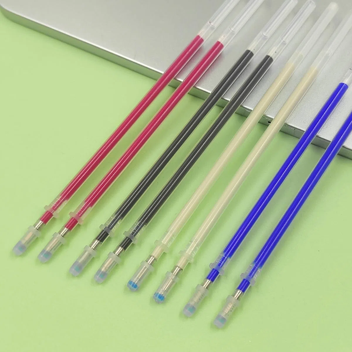 Penne Termiche cancellabili, Pennarello Per Tessuti Cancellabile a 4 Colori Con 60 Ricariche, Penna Per Tessuto per Quilting e Cucito, Sartoria, Cucito Personalizzato, Vari Colori di Tessuto